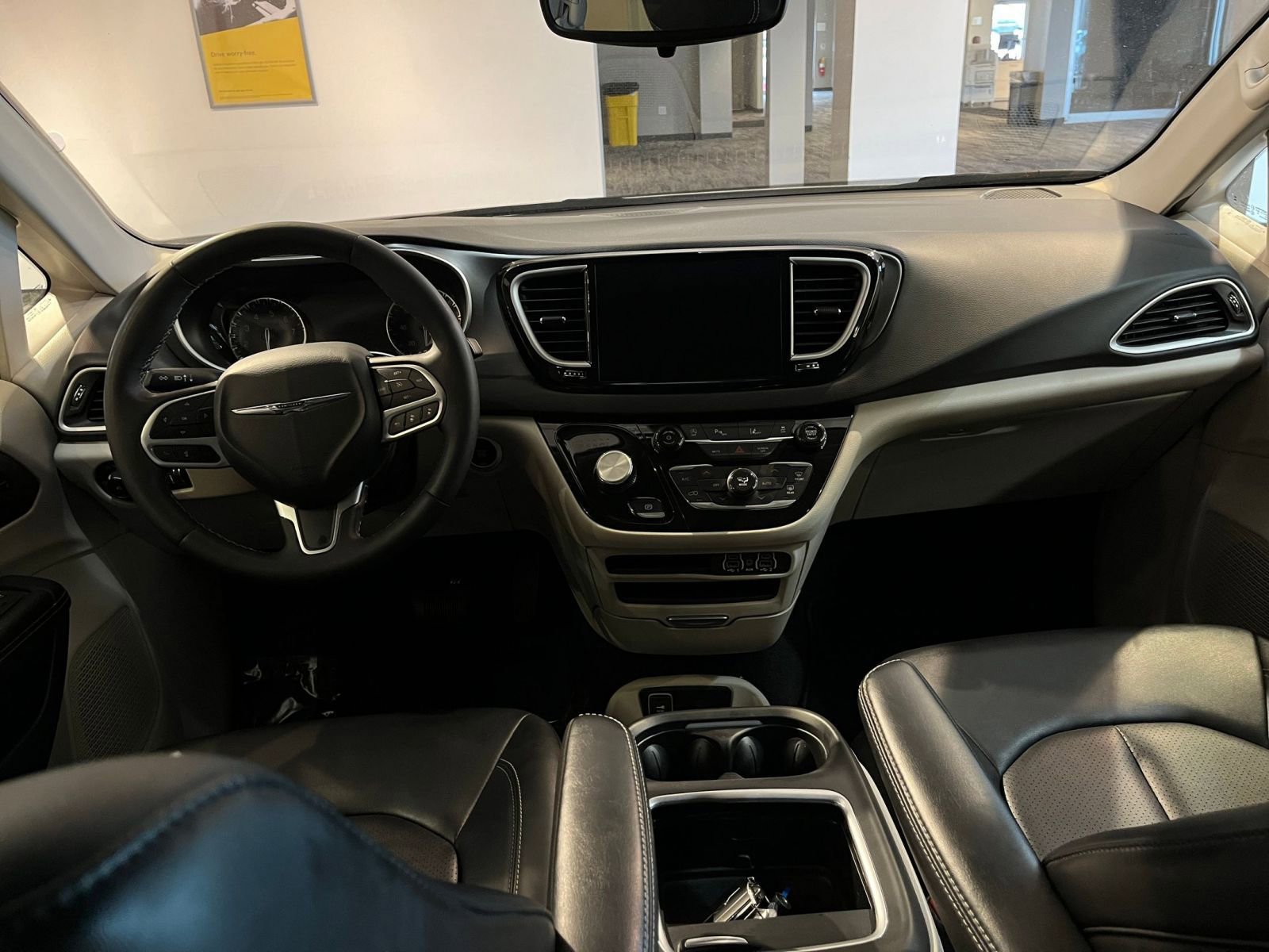 Thumbnail: 2024 Chrysler Pacifica - 33