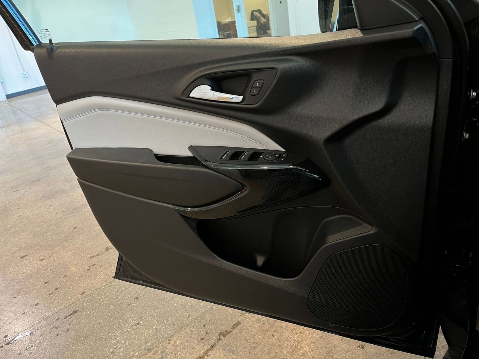 Thumbnail: 2025 Chevrolet Trax - 18