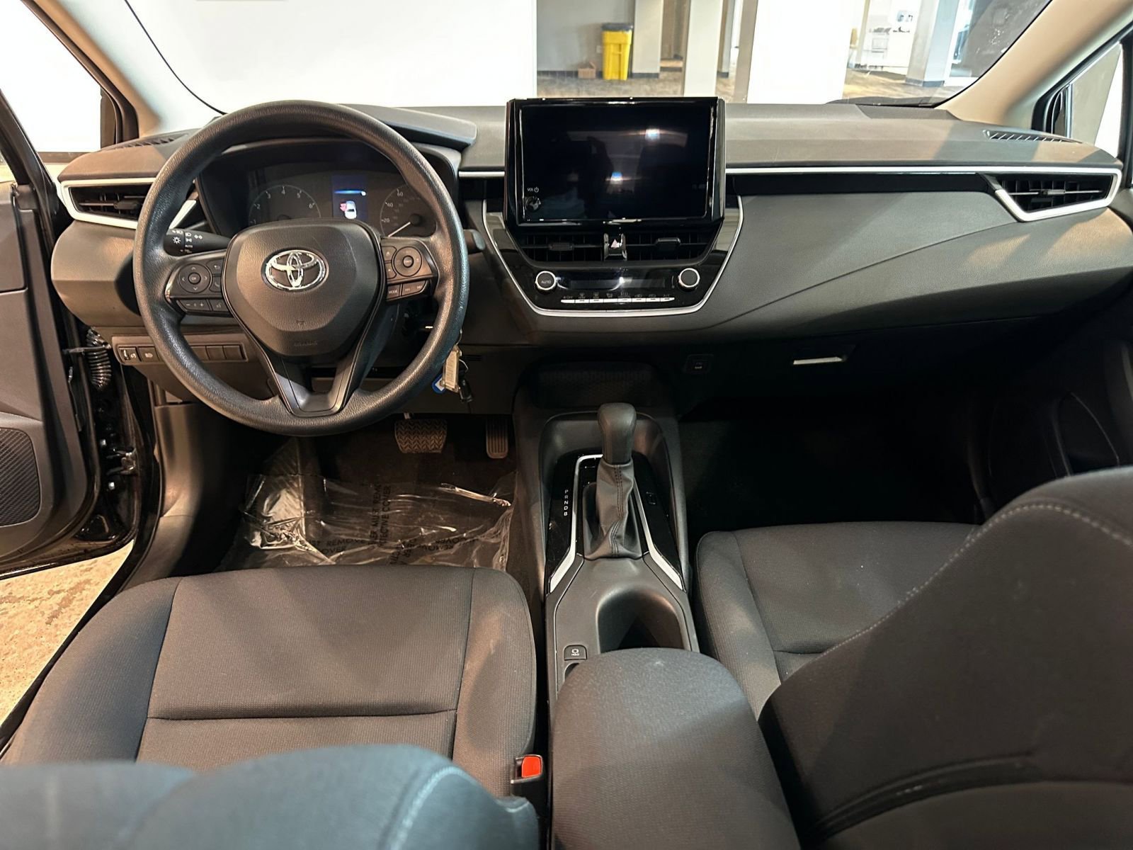 Thumbnail: 2025 Toyota Corolla - 32