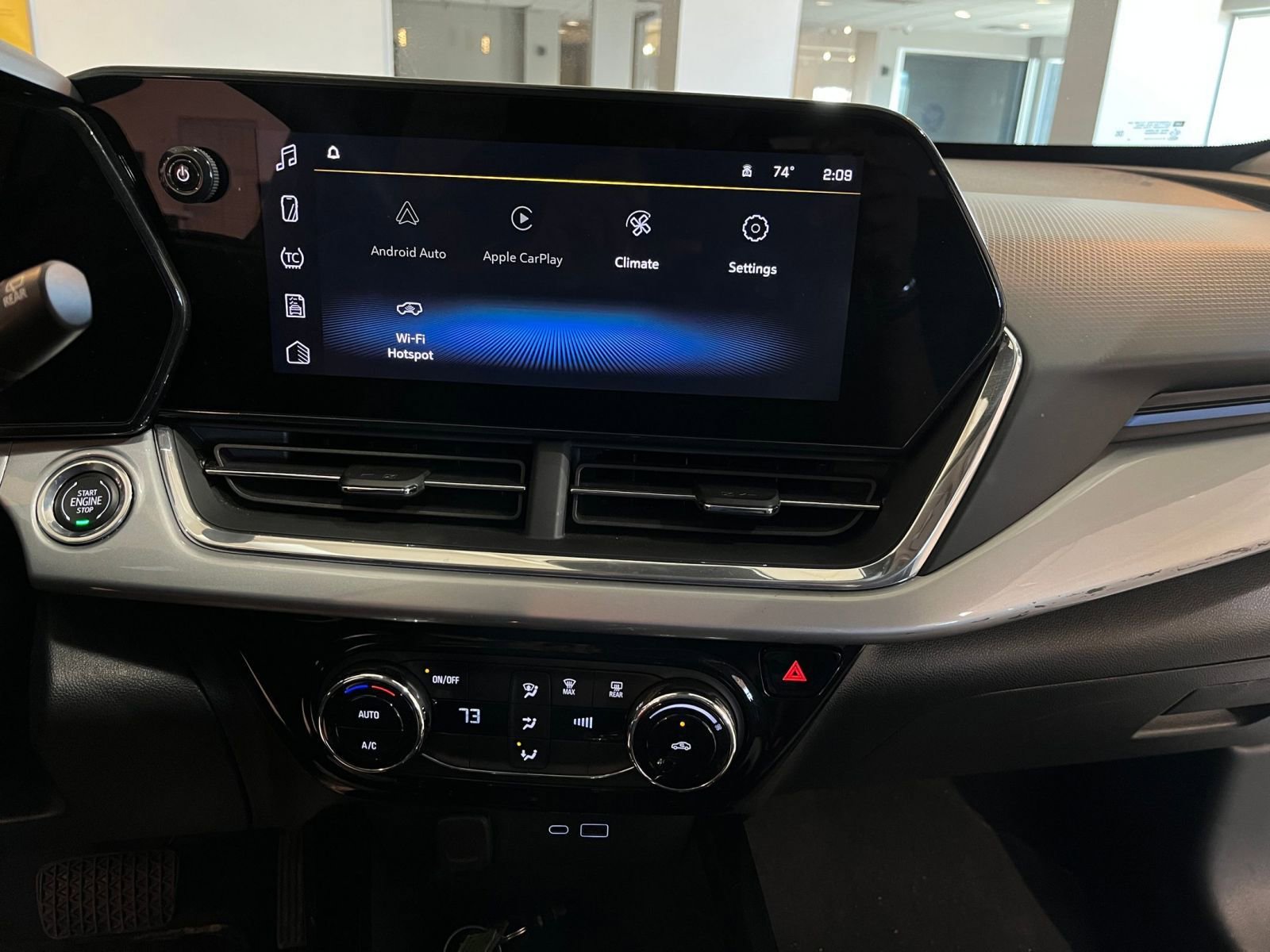 Thumbnail: 2025 Chevrolet Trax - 17