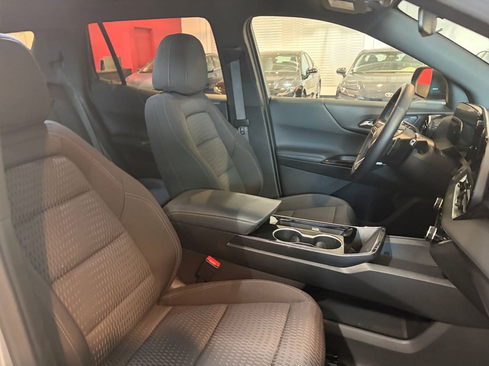 Thumbnail: 2025 Chevrolet Equinox - 35