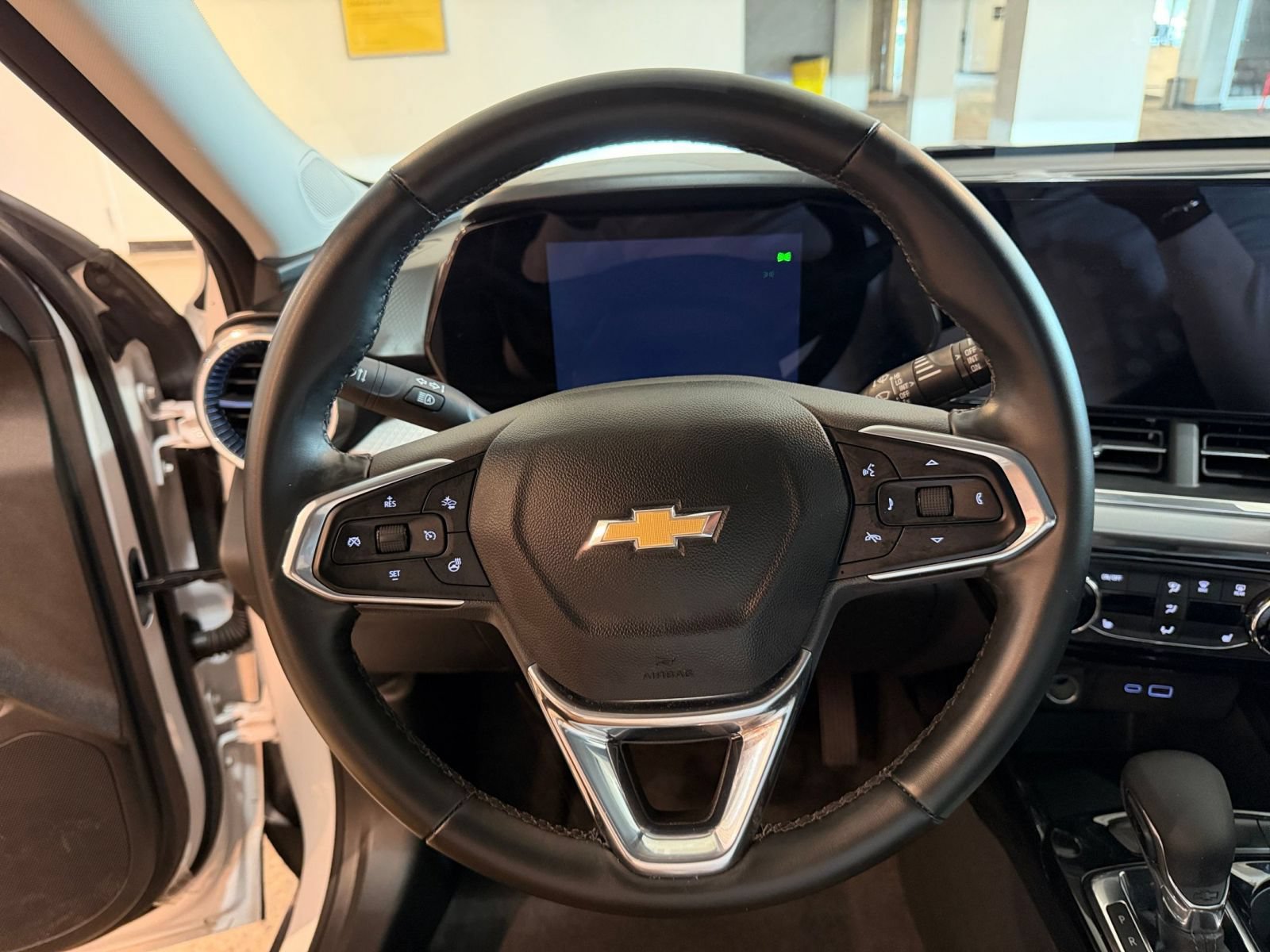 Thumbnail: 2025 Chevrolet Trax - 27