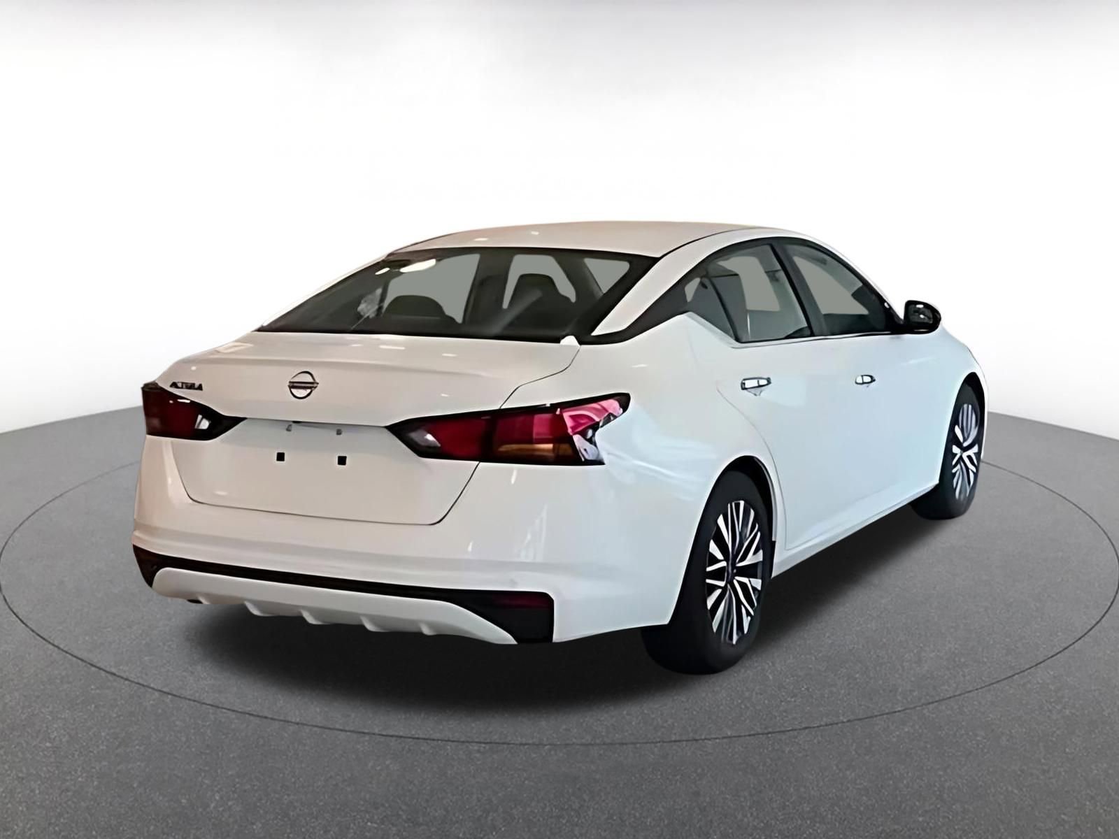 Thumbnail: 2025 Nissan Altima - 8