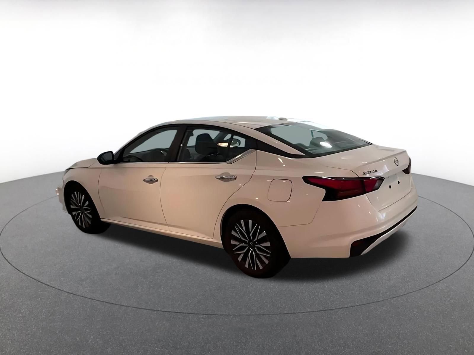 Thumbnail: 2025 Nissan Altima - 11