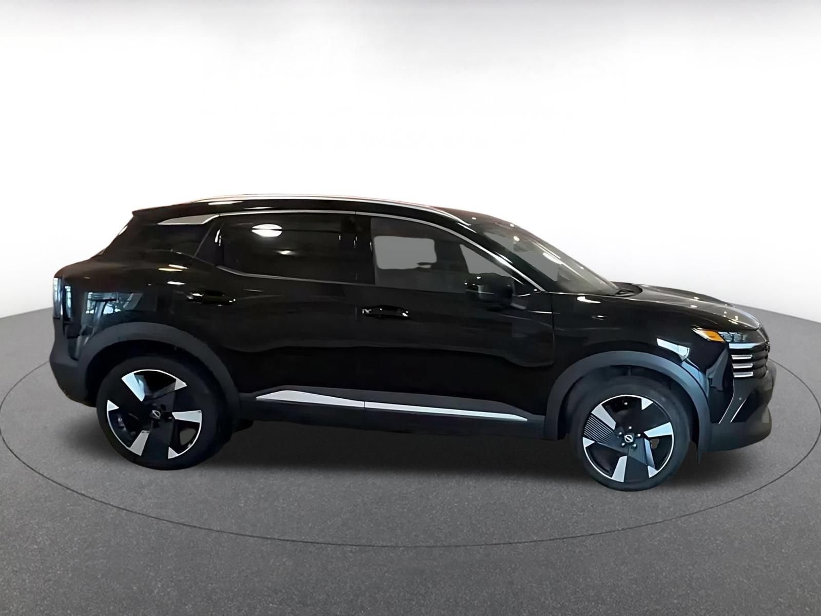 Thumbnail: 2026 Nissan Kicks - 15