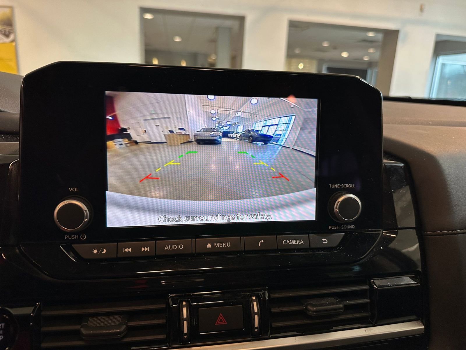 Thumbnail: 2025 Nissan Pathfinder - 25