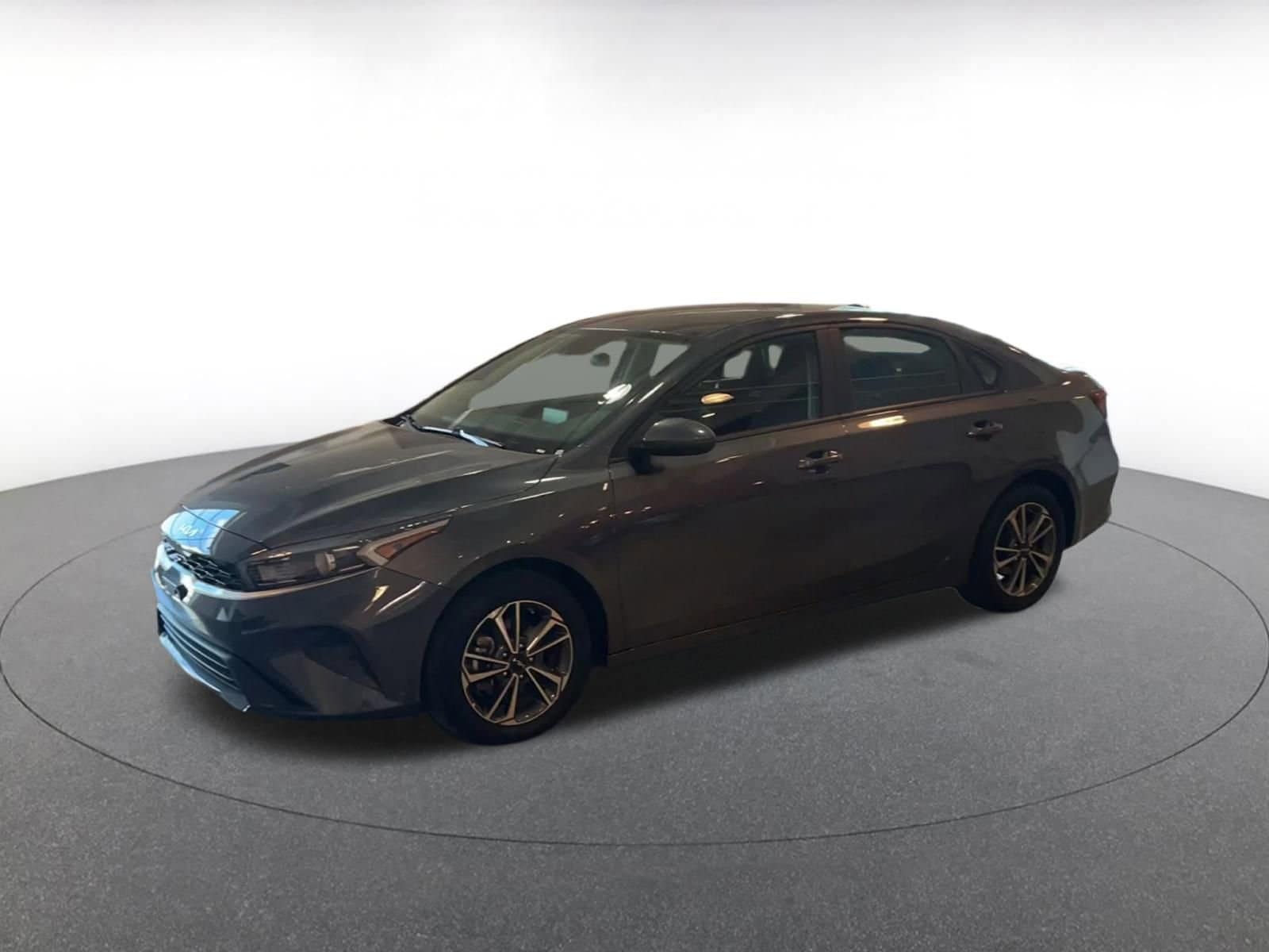 Thumbnail: 2024 Kia Forte - 9