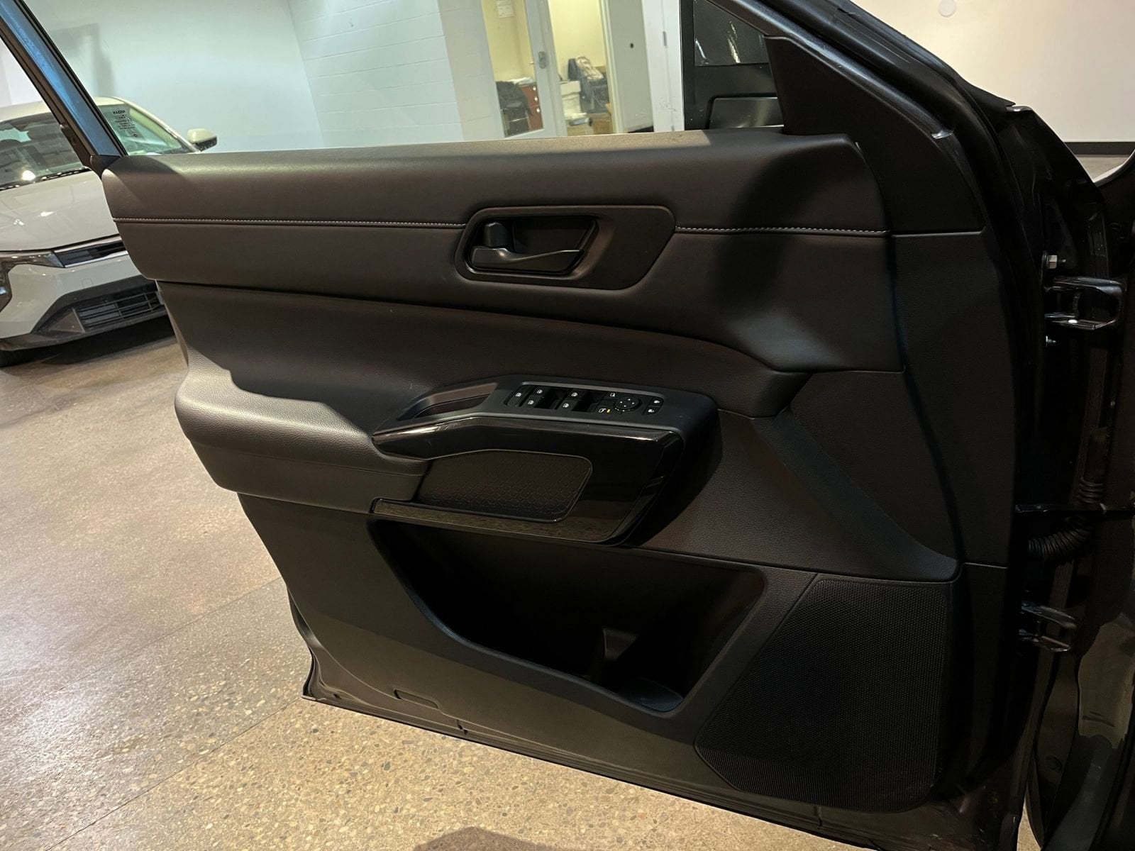 Thumbnail: 2025 Nissan Pathfinder - 18