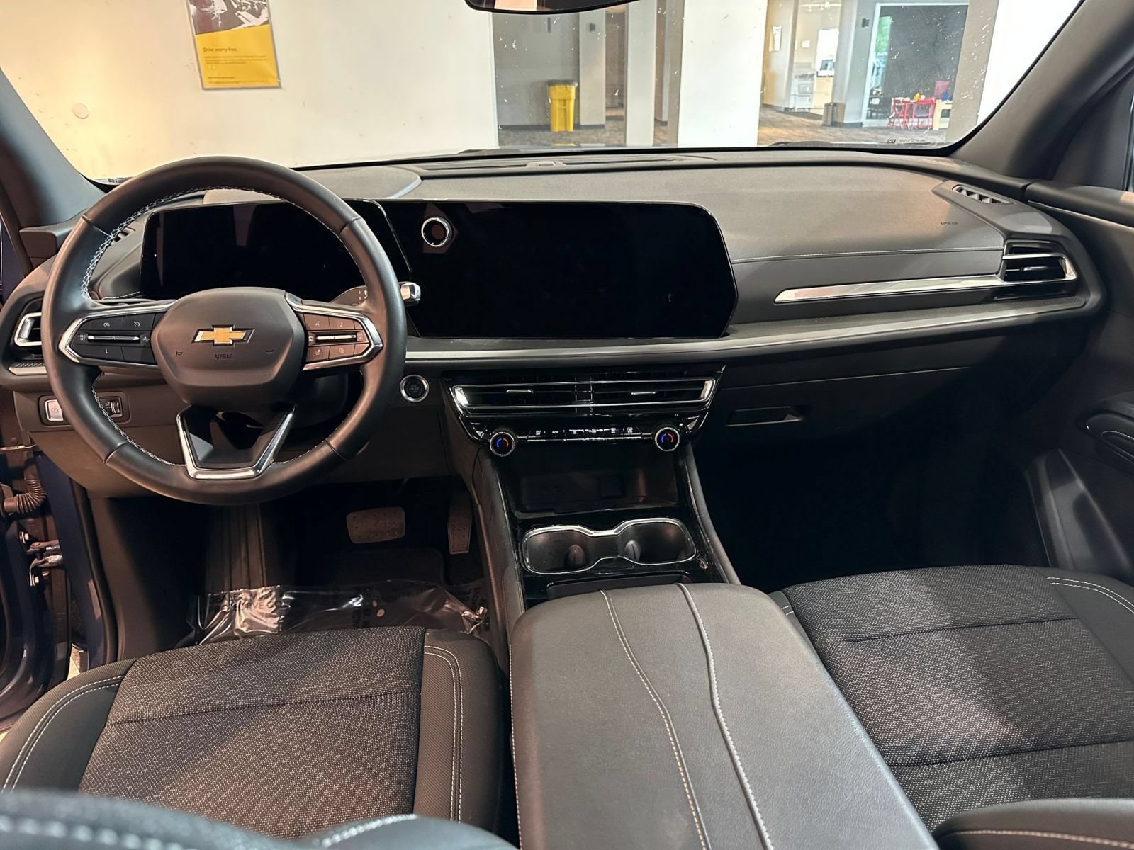 Thumbnail: 2025 Chevrolet Traverse - 35