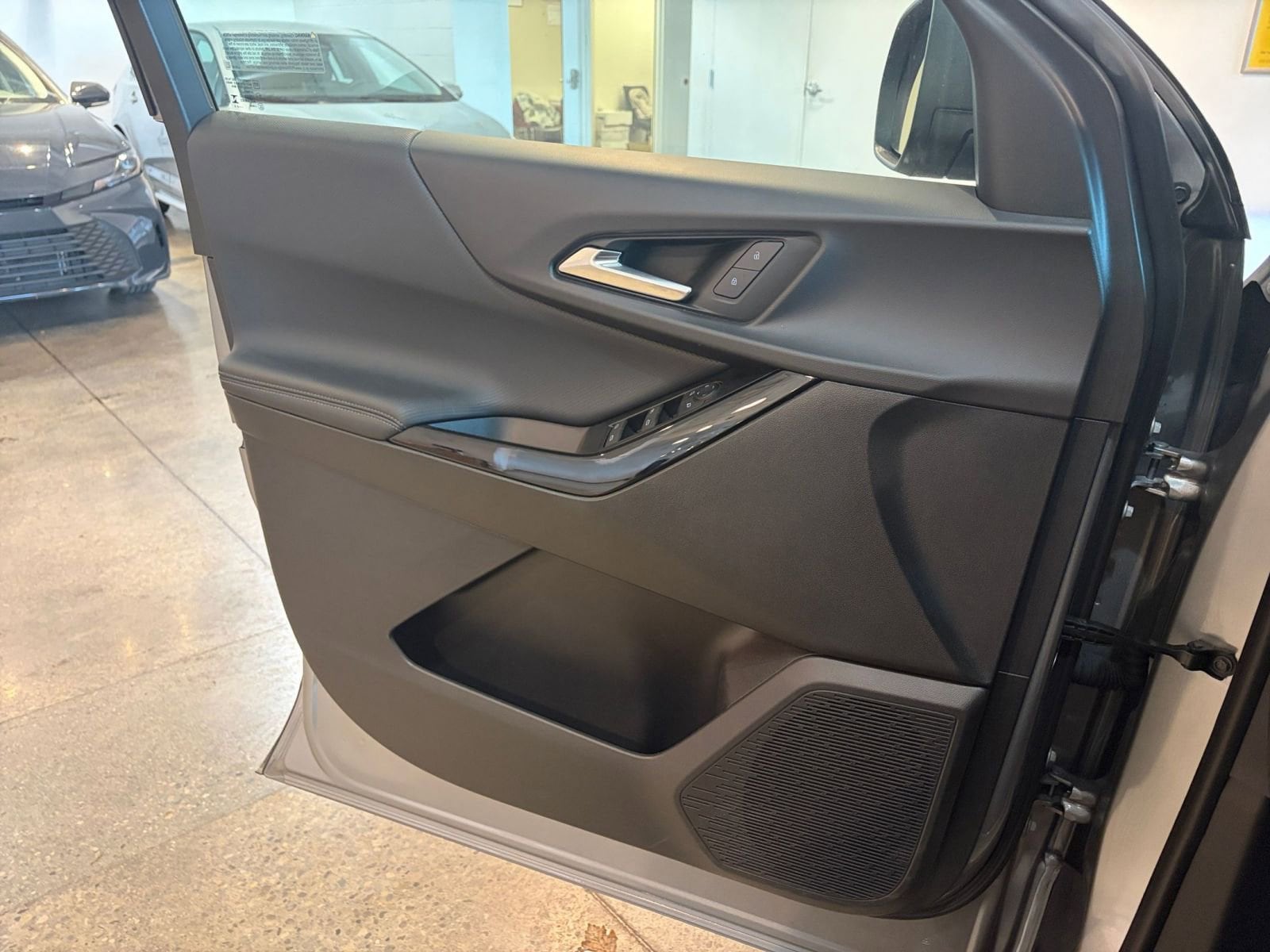 Thumbnail: 2025 Chevrolet Equinox - 21