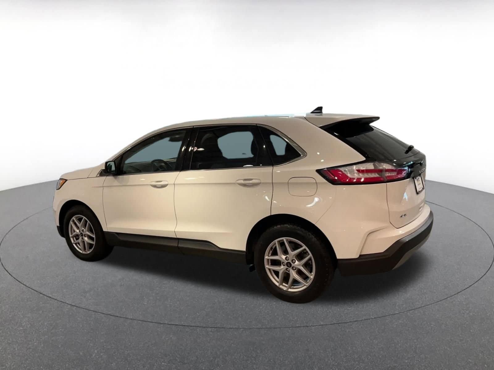 Thumbnail: 2024 Ford Edge - 10