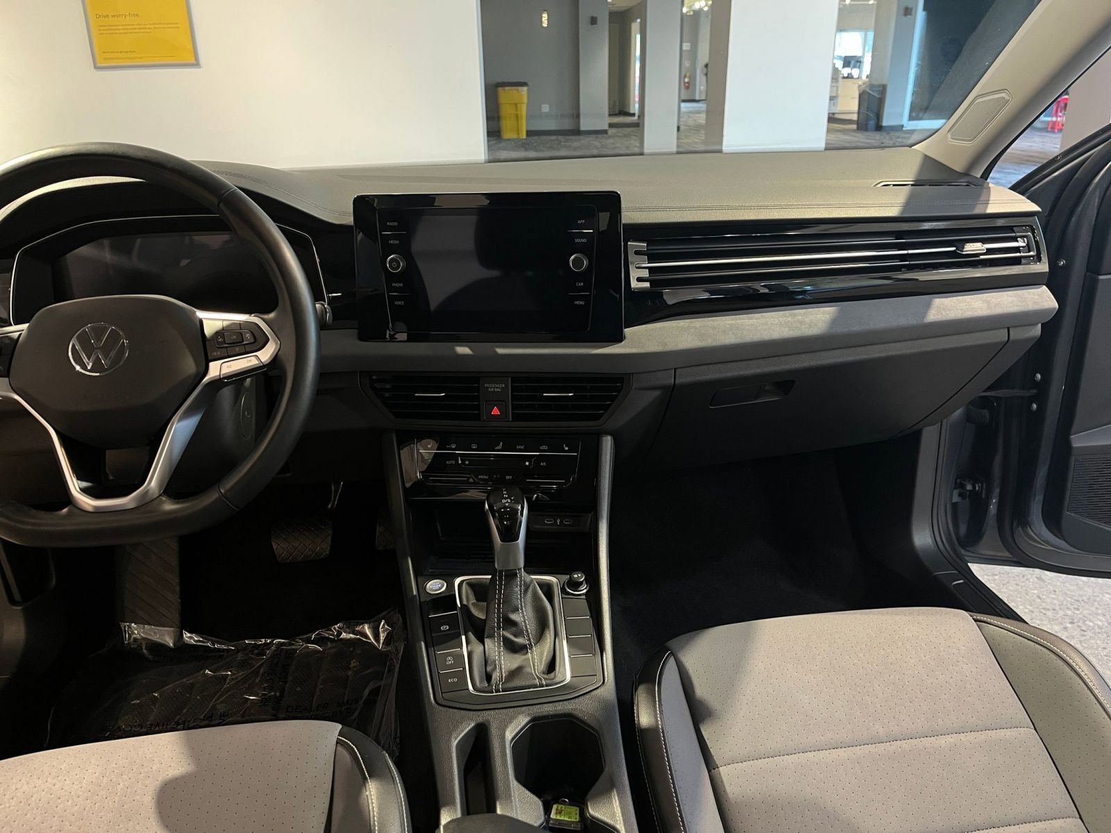 Thumbnail: 2025 Volkswagen Jetta - 34