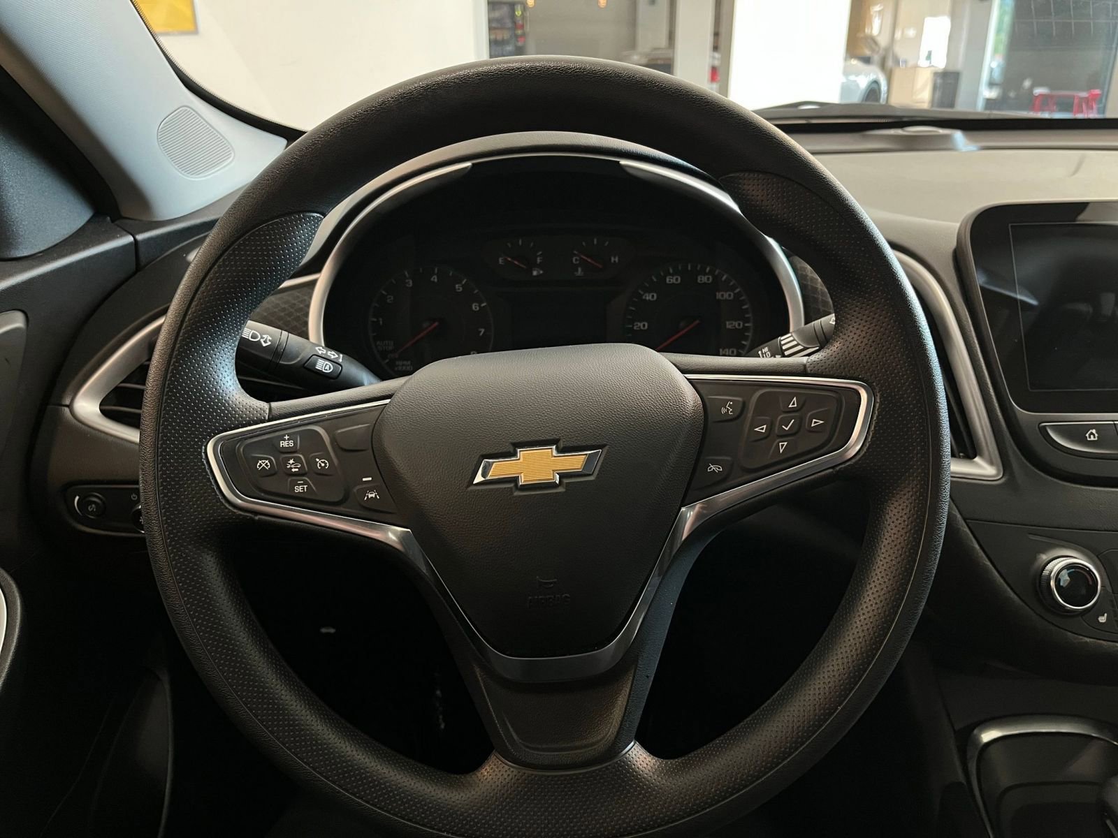 Thumbnail: 2024 Chevrolet Malibu - 28