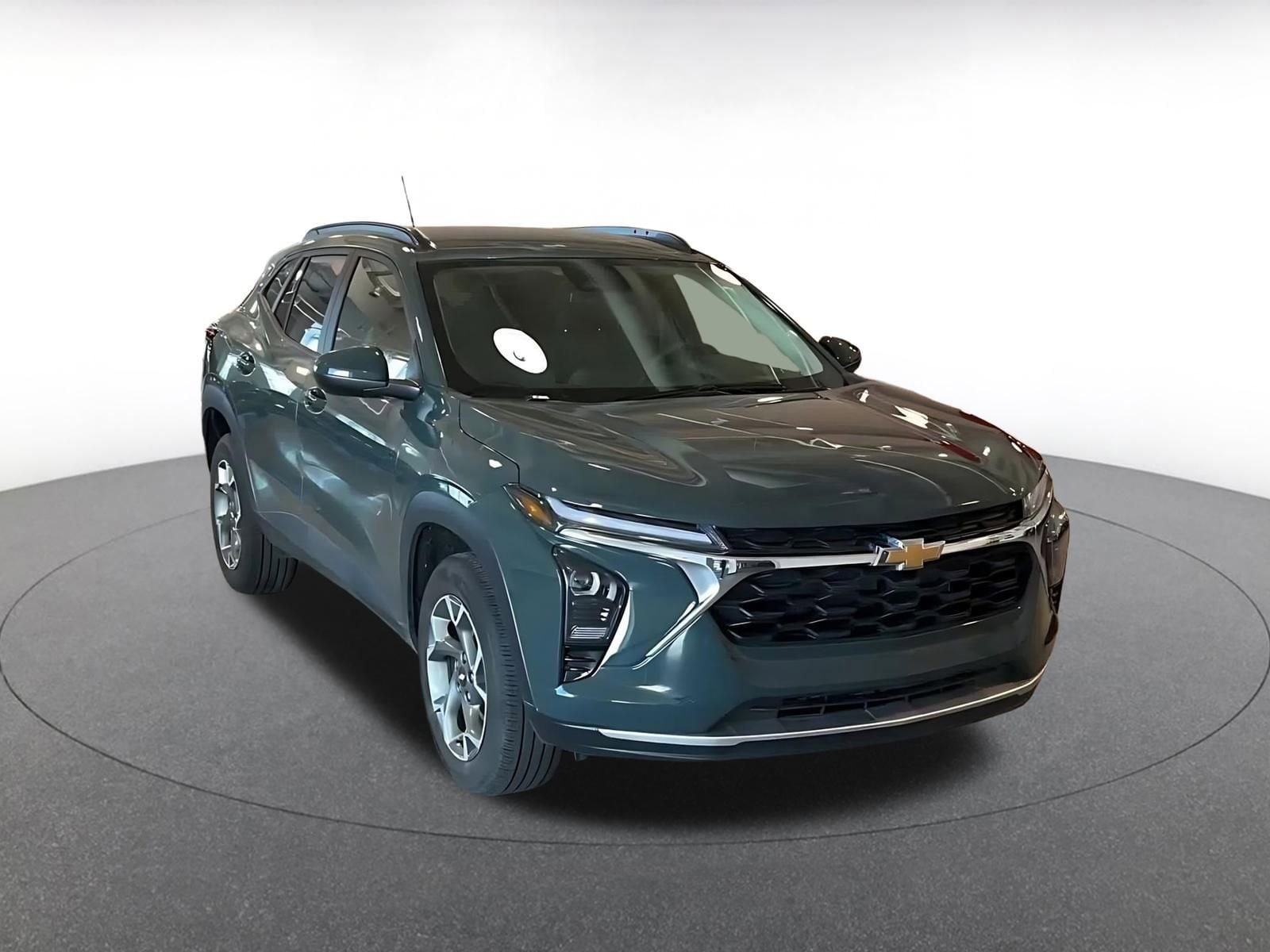 Thumbnail: 2025 Chevrolet Trax - 3