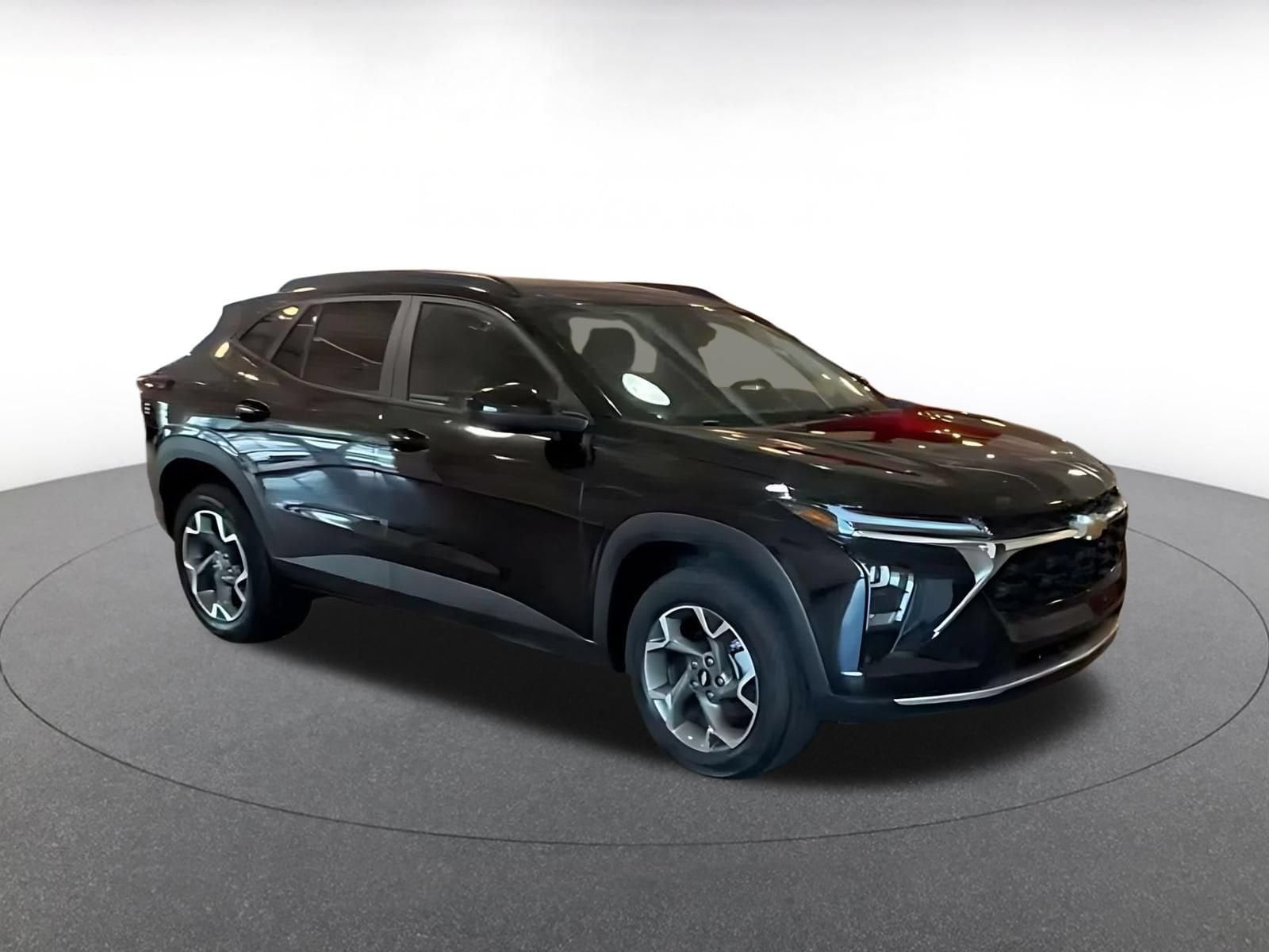 Thumbnail: 2025 Chevrolet Trax - 2