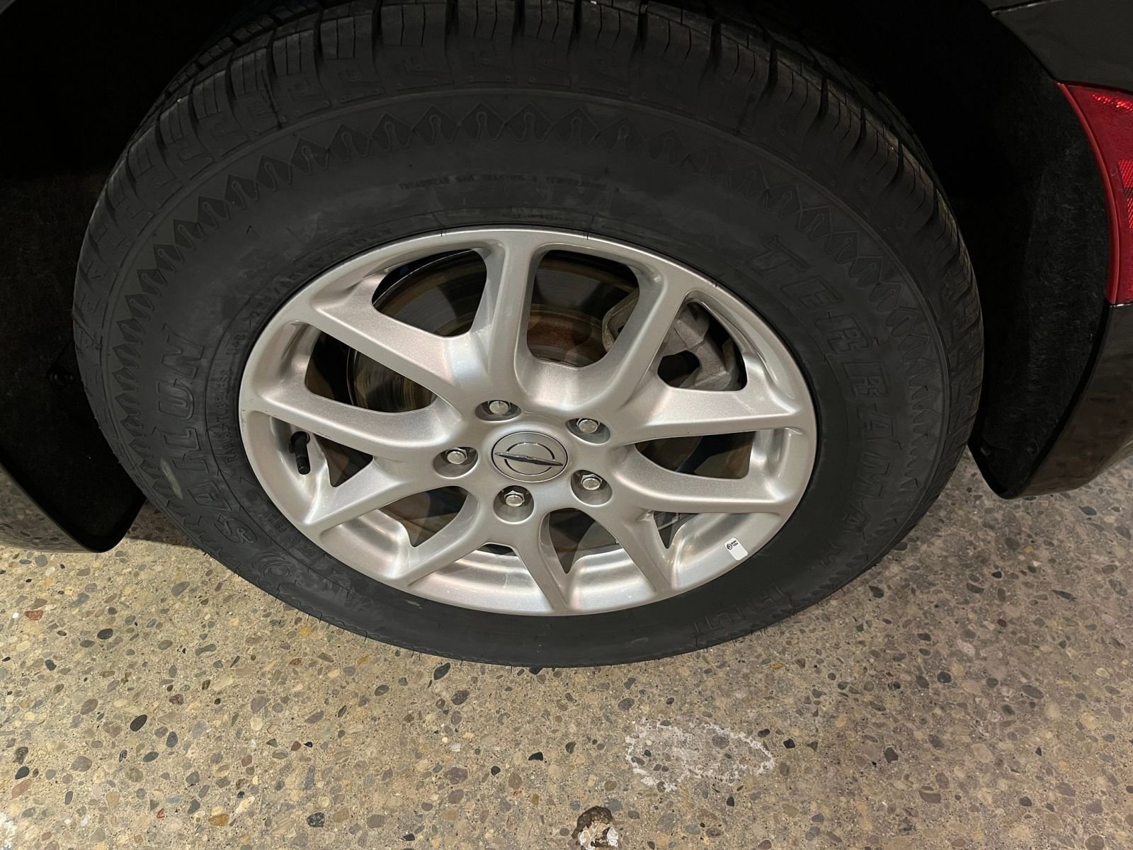 Thumbnail: 2025 Chrysler Pacifica - 32