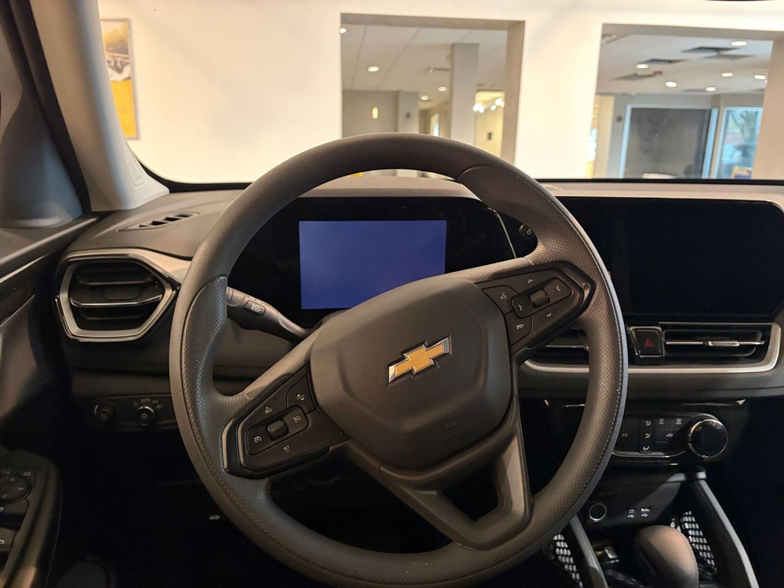 Thumbnail: 2025 Chevrolet TrailBlazer - 32