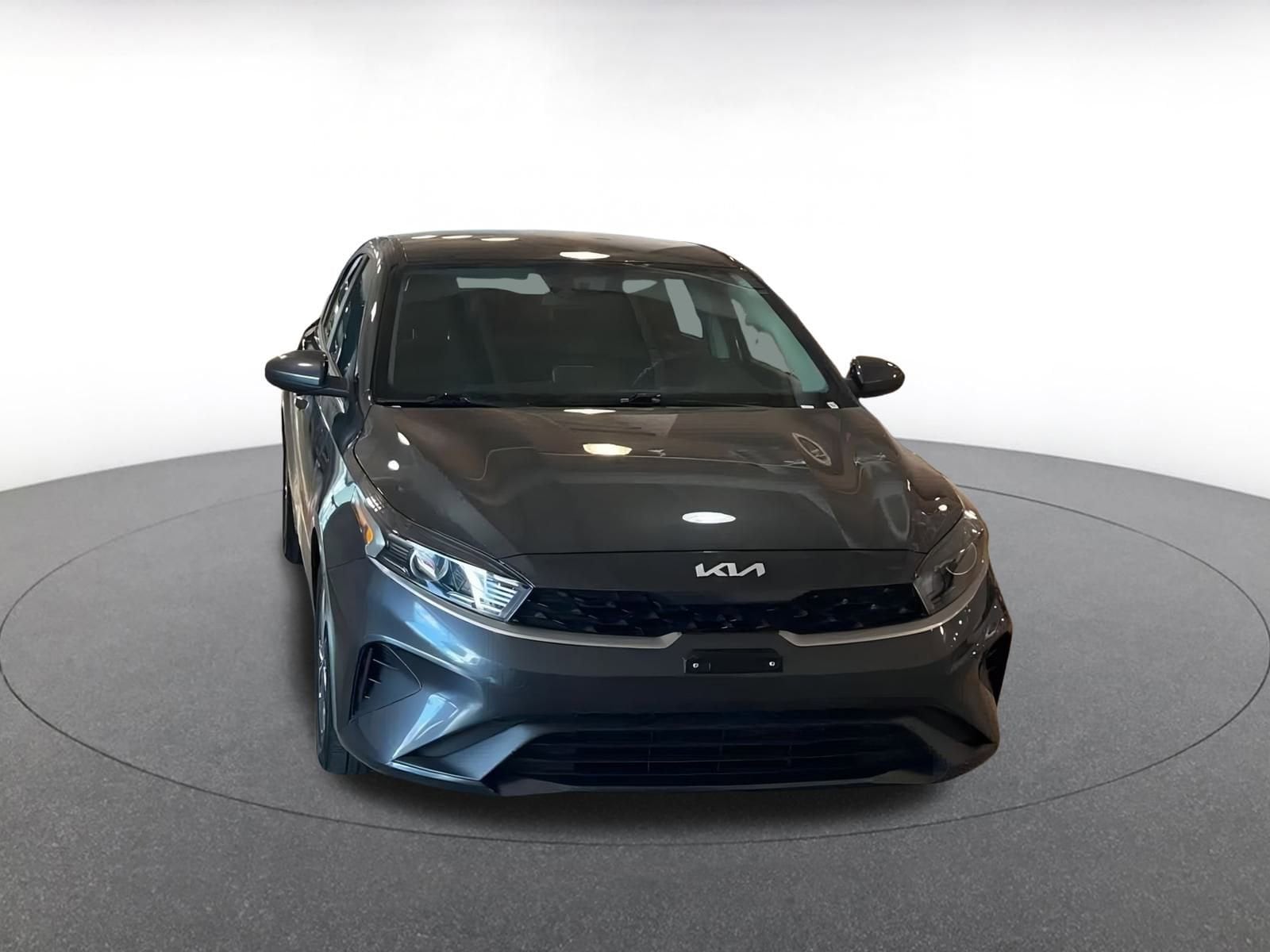 Thumbnail: 2024 Kia Forte - 4