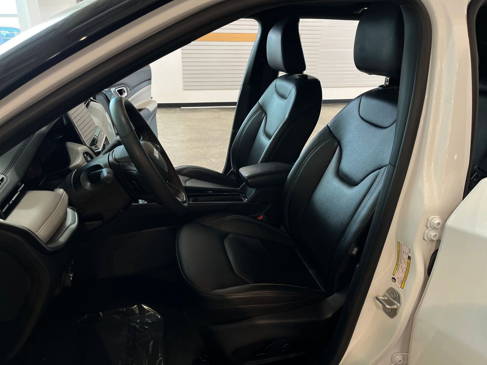 Thumbnail: 2025 Jeep Compass - 27