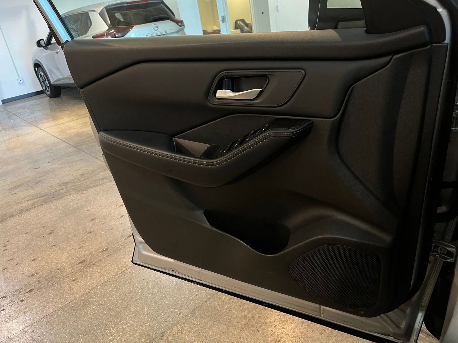 Thumbnail: 2025 Nissan Rogue - 18