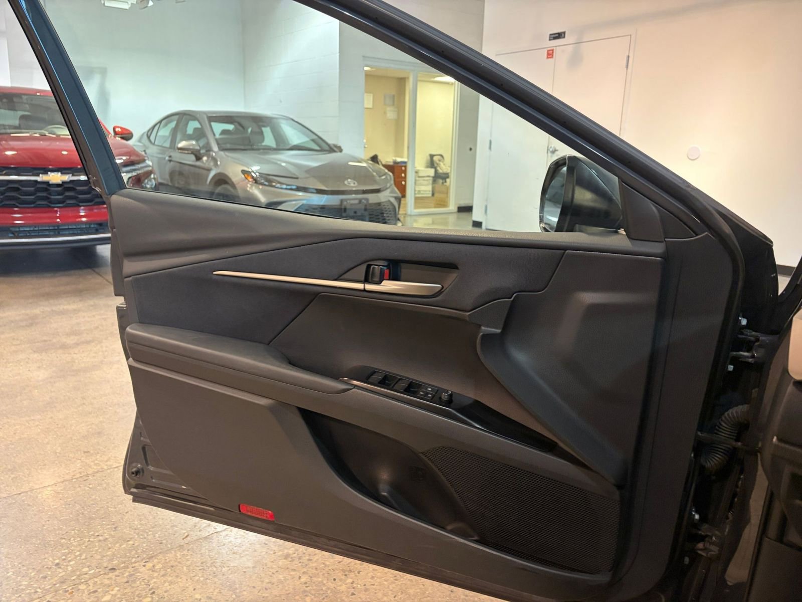 Thumbnail: 2025 Toyota Camry - 20