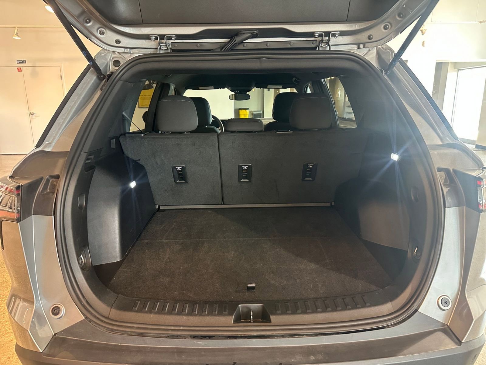 Thumbnail: 2025 Chevrolet Equinox - 30