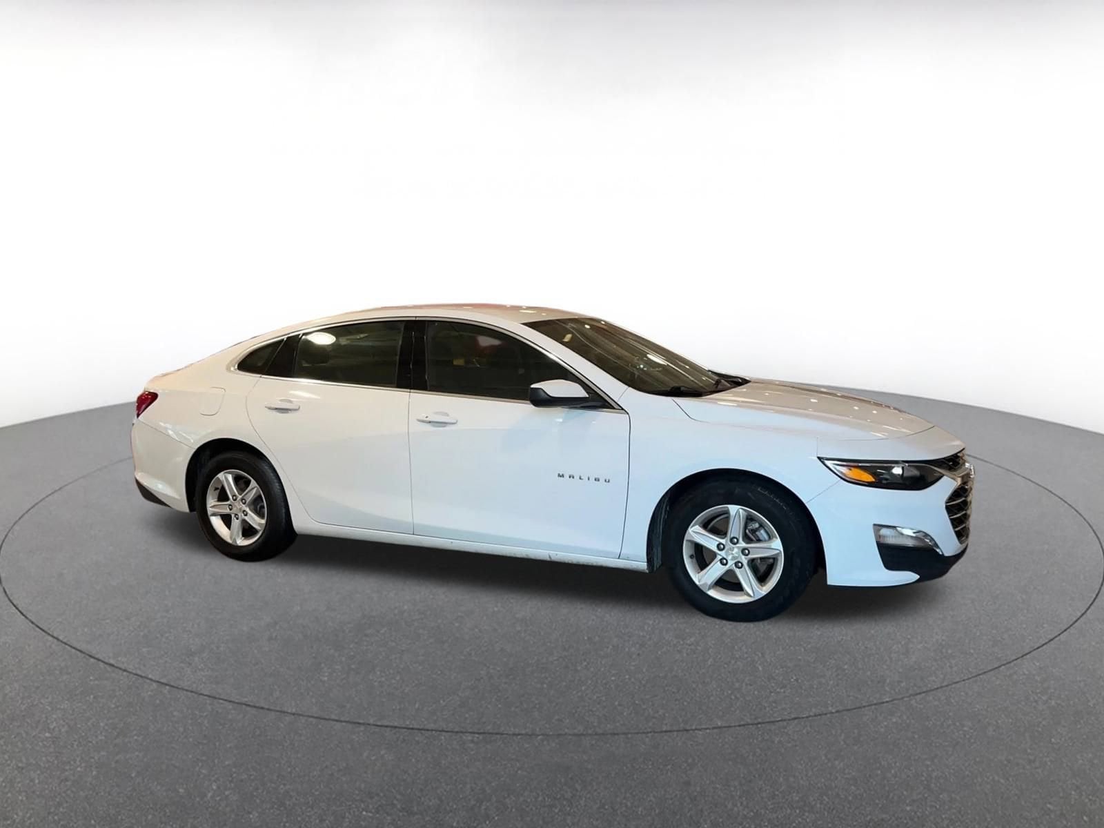 Thumbnail: 2023 Chevrolet Malibu - 2