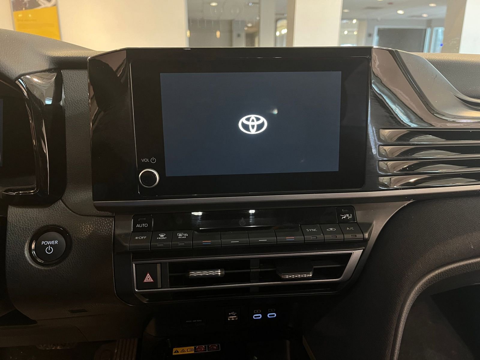 Thumbnail: 2025 Toyota Camry - 20