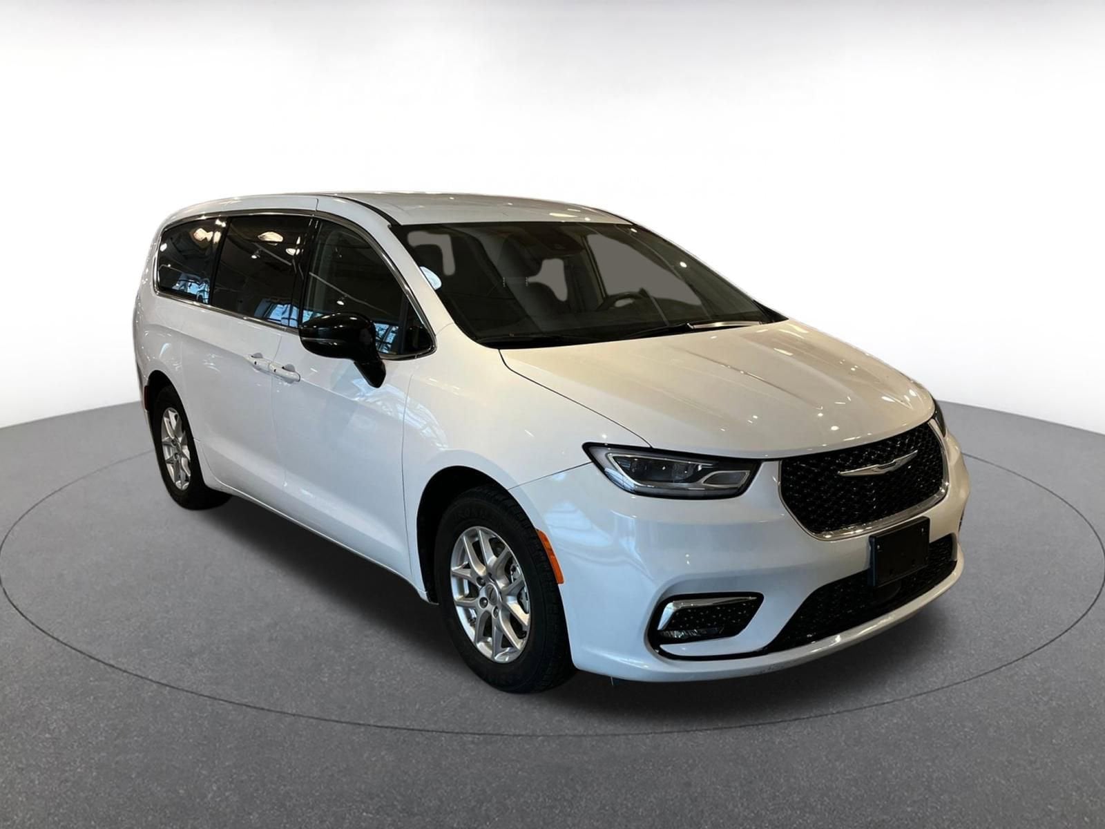 Thumbnail: 2024 Chrysler Pacifica - 1