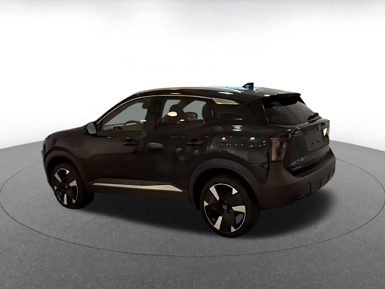 Thumbnail: 2026 Nissan Kicks - 16