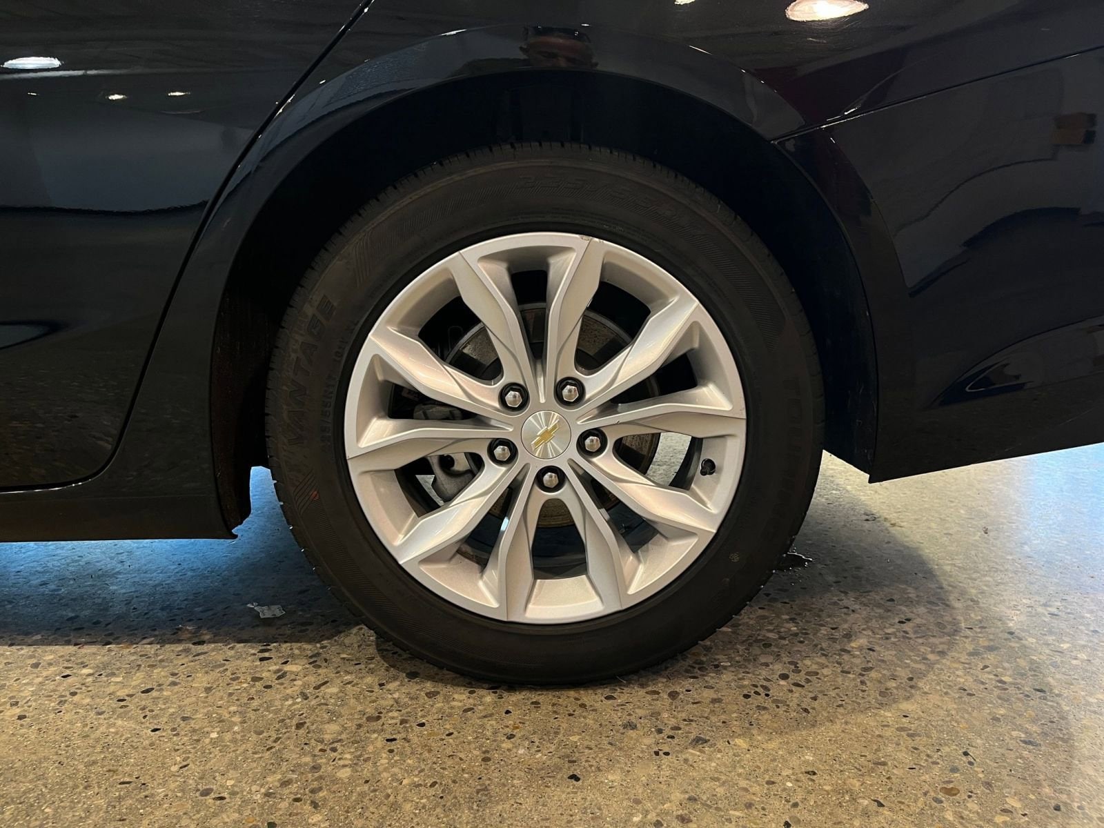 Thumbnail: 2023 Chevrolet Malibu - 30