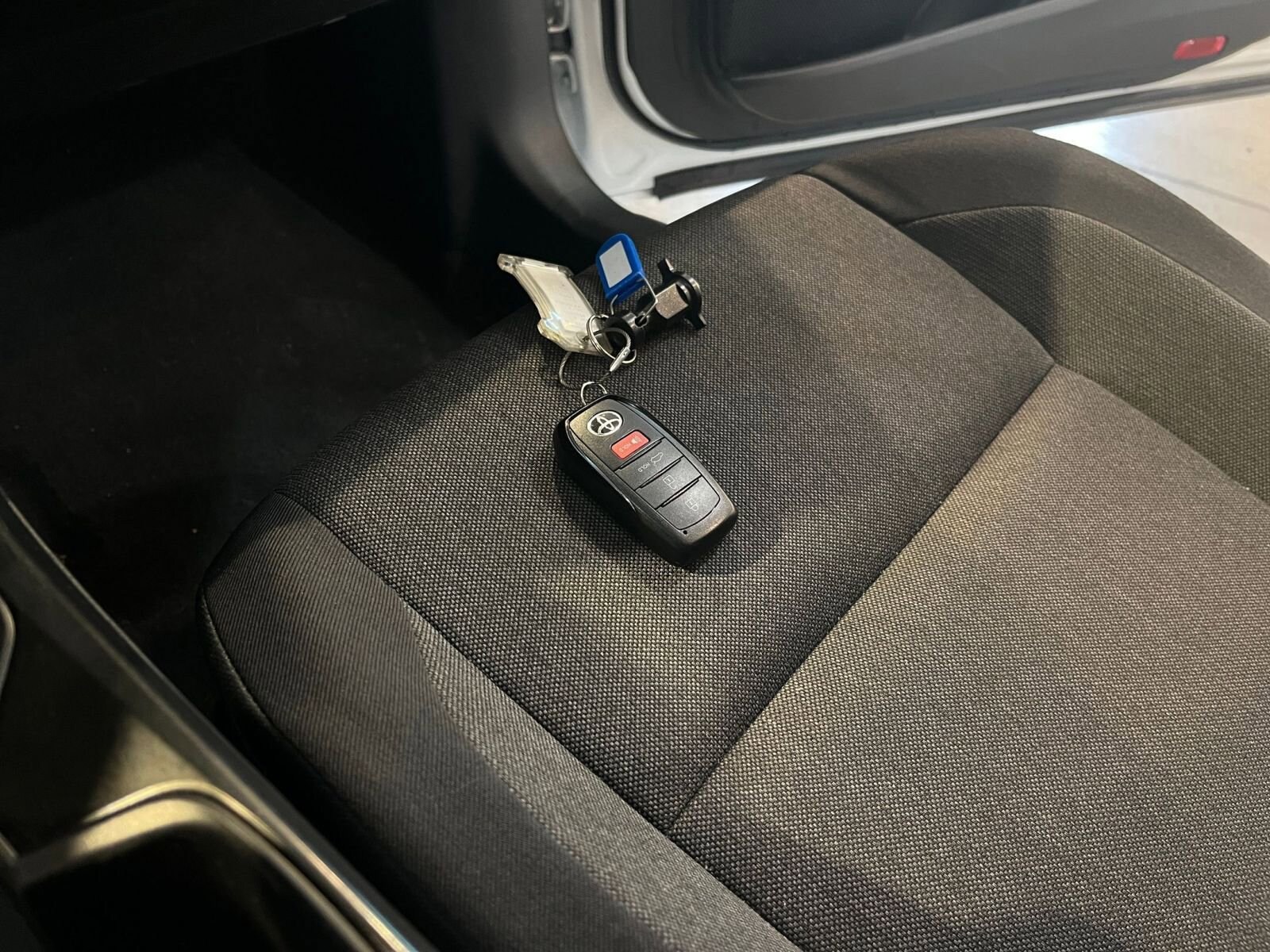 Thumbnail: 2025 Toyota Camry - 21