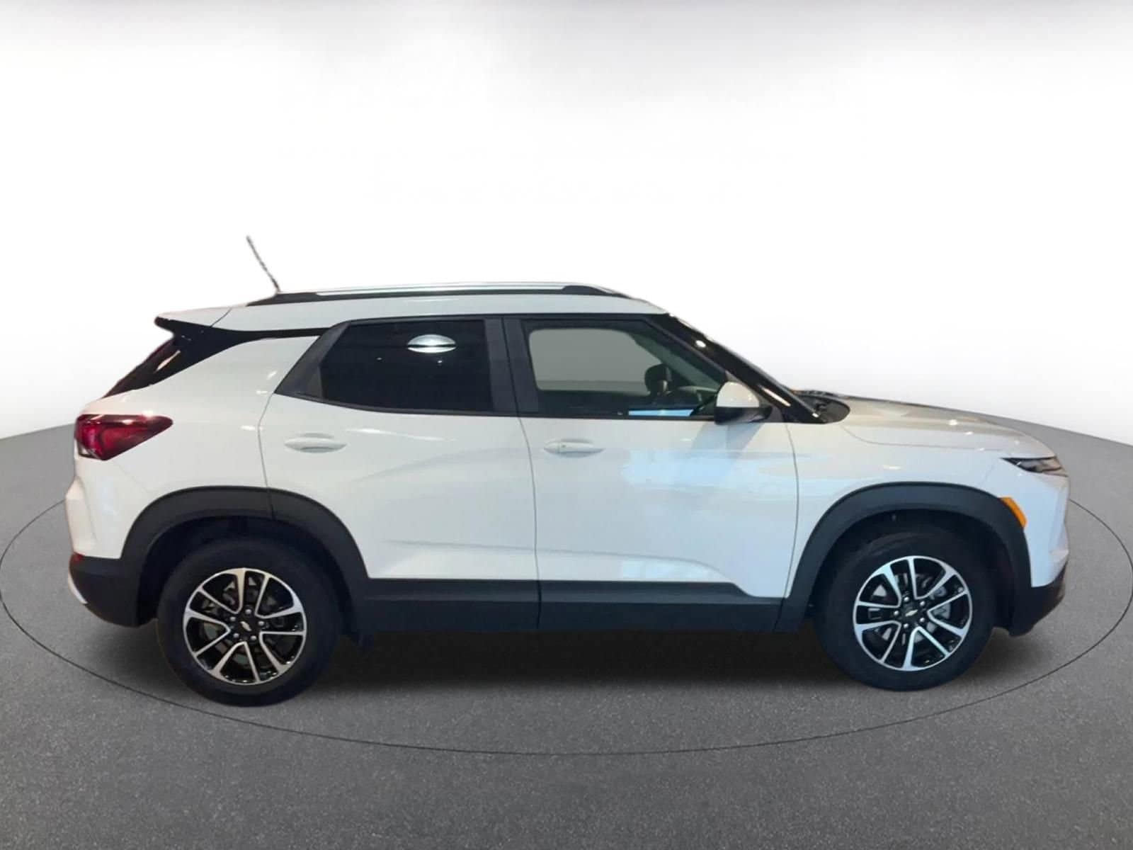 Thumbnail: 2025 Chevrolet TrailBlazer - 16