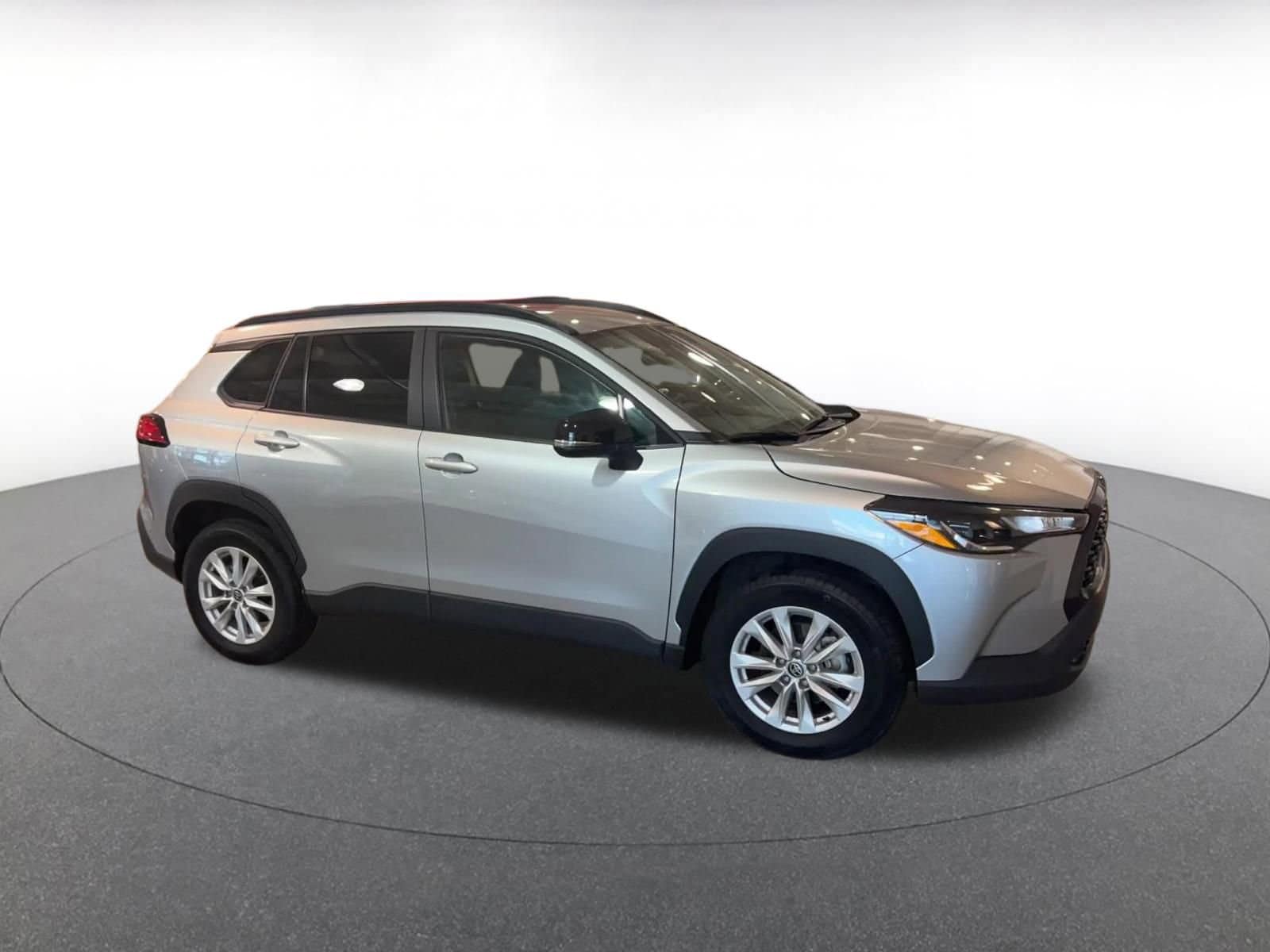 Thumbnail: 2025 Toyota Corolla Cross - 2