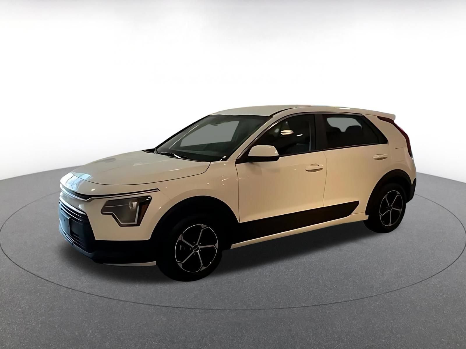 Thumbnail: 2026 Kia Niro - 7
