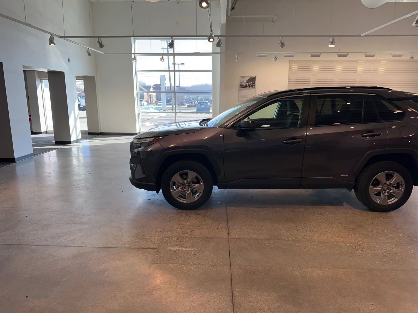 Thumbnail: 2025 Toyota RAV4 - 9