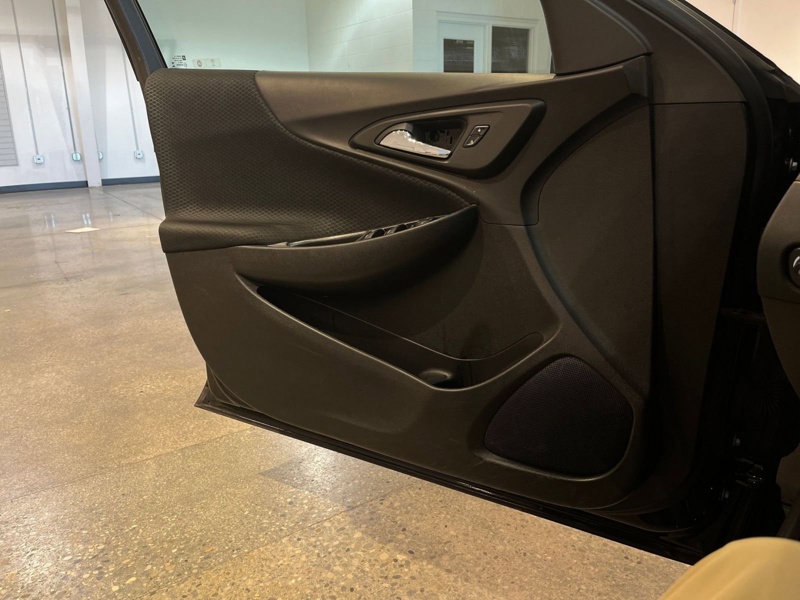 Thumbnail: 2023 Chevrolet Malibu - 20