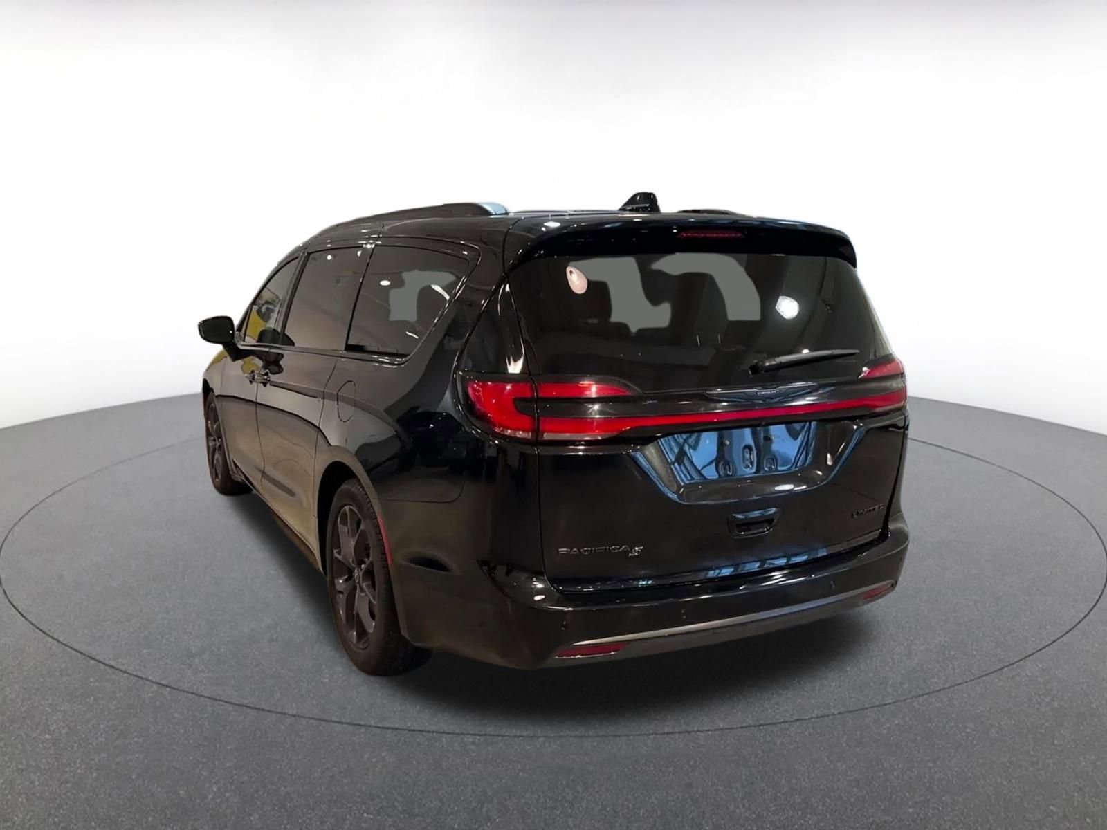 Thumbnail: 2025 Chrysler Pacifica - 11