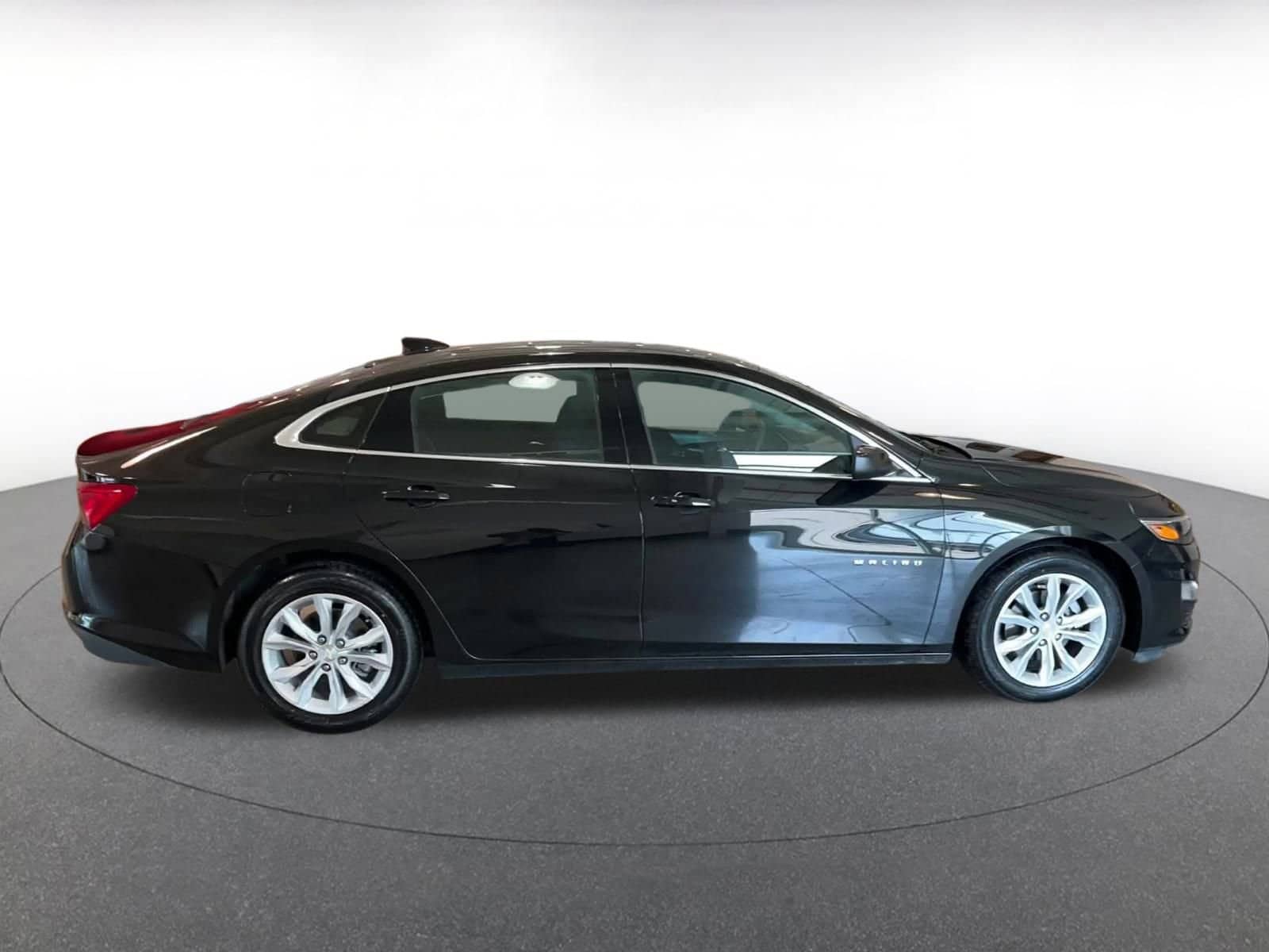 Thumbnail: 2023 Chevrolet Malibu - 16