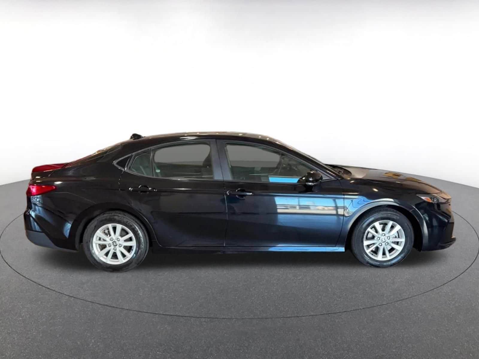 Thumbnail: 2025 Toyota Camry - 16