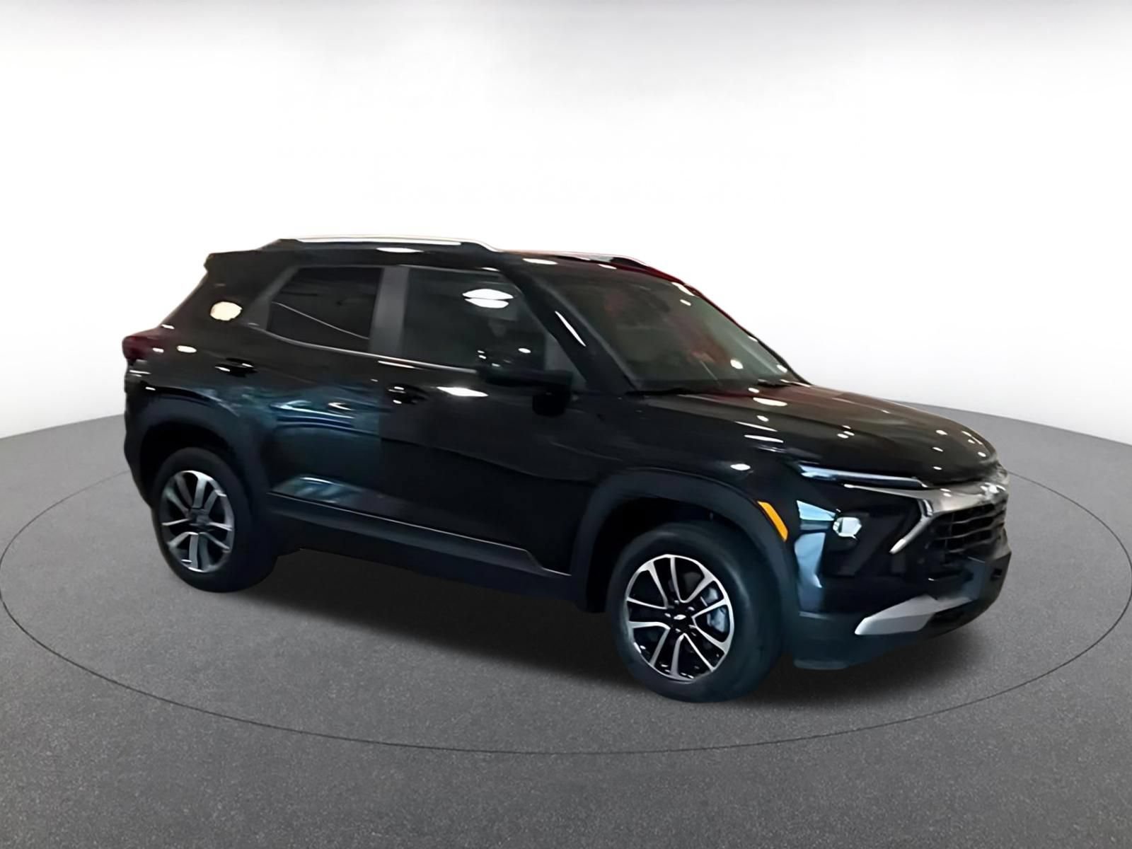 Thumbnail: 2025 Chevrolet TrailBlazer - 2