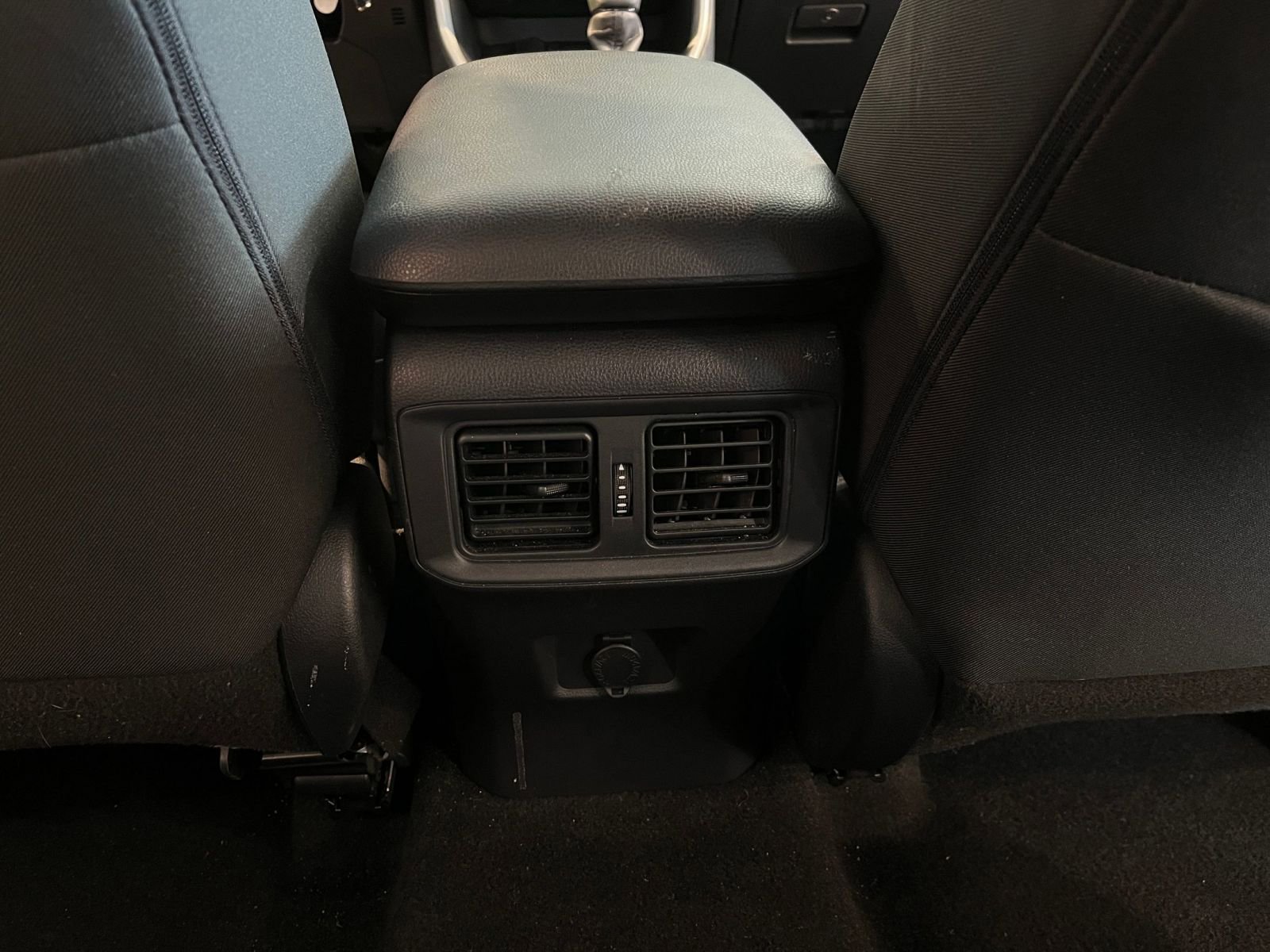 Thumbnail: 2025 Toyota RAV4 - 23