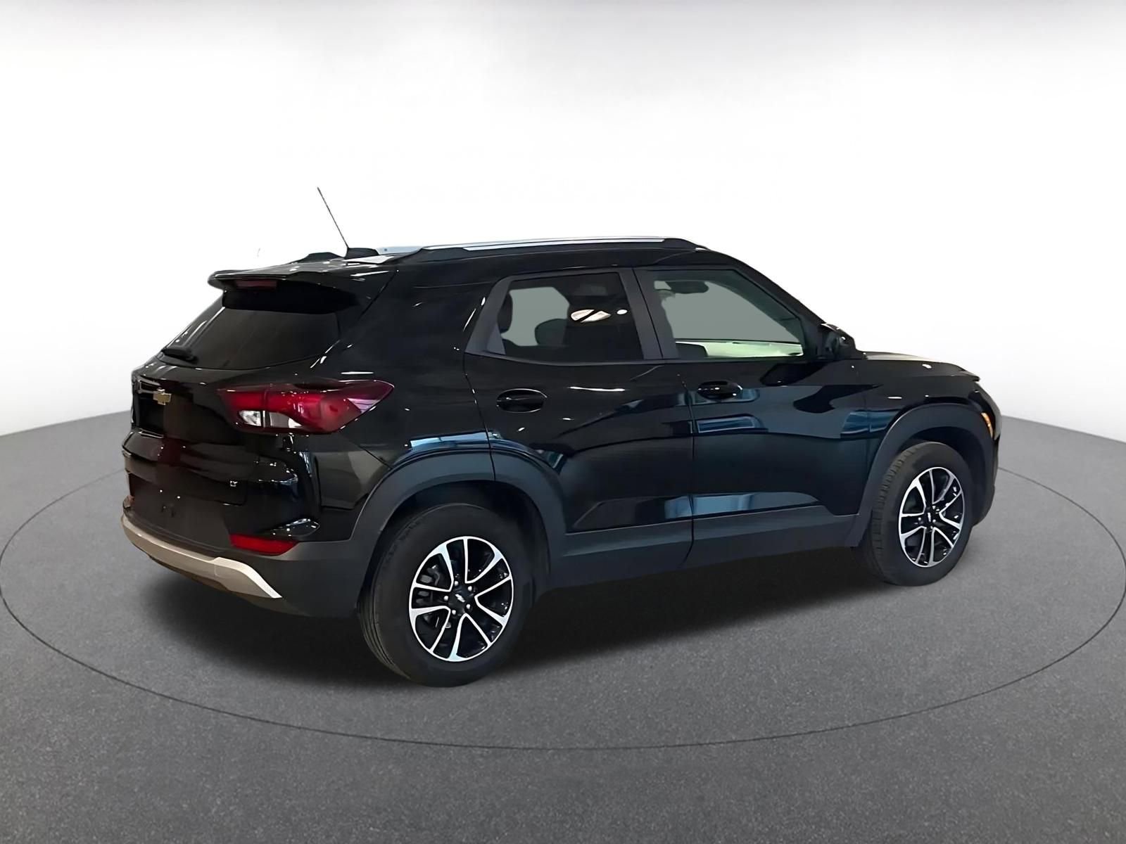 Thumbnail: 2025 Chevrolet TrailBlazer - 15