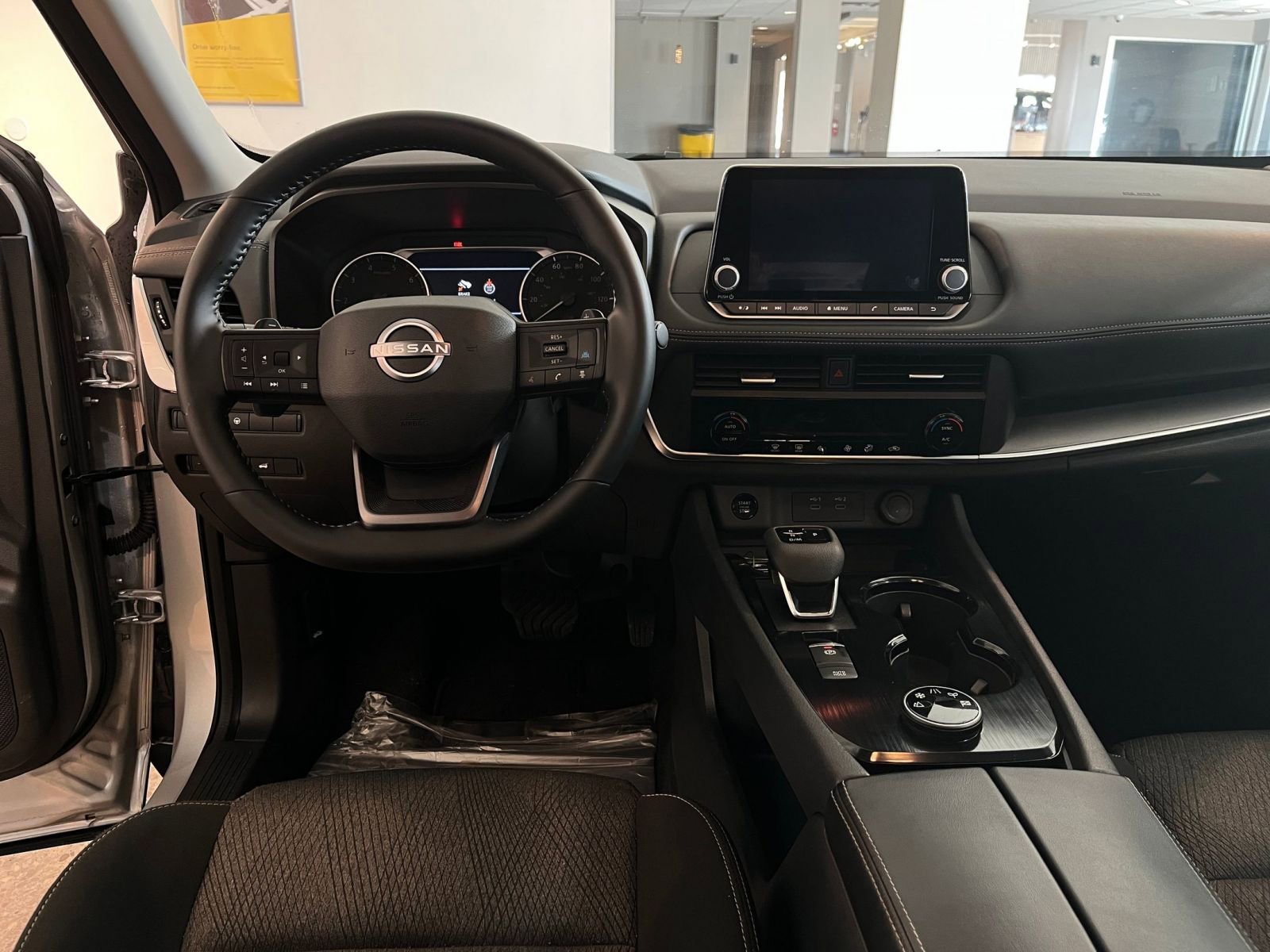 Thumbnail: 2025 Nissan Rogue - 35