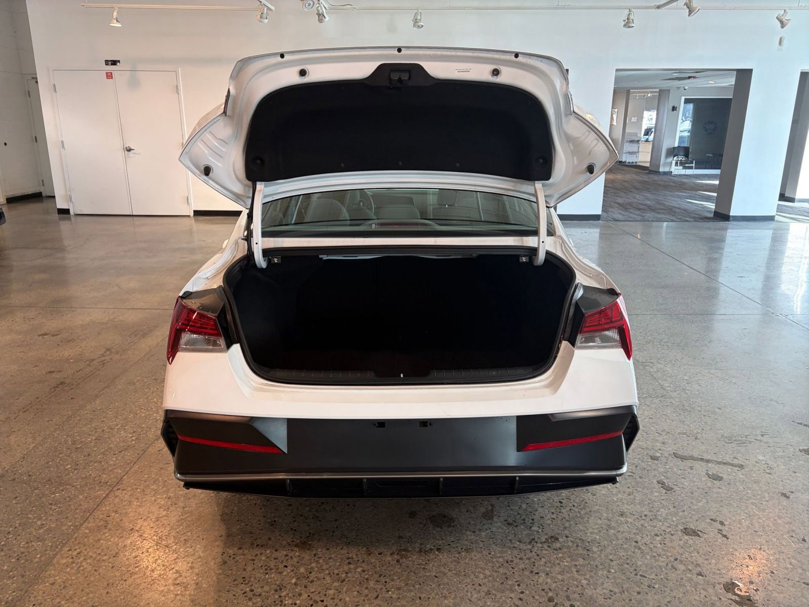 Thumbnail: 2025 Hyundai Elantra - 30