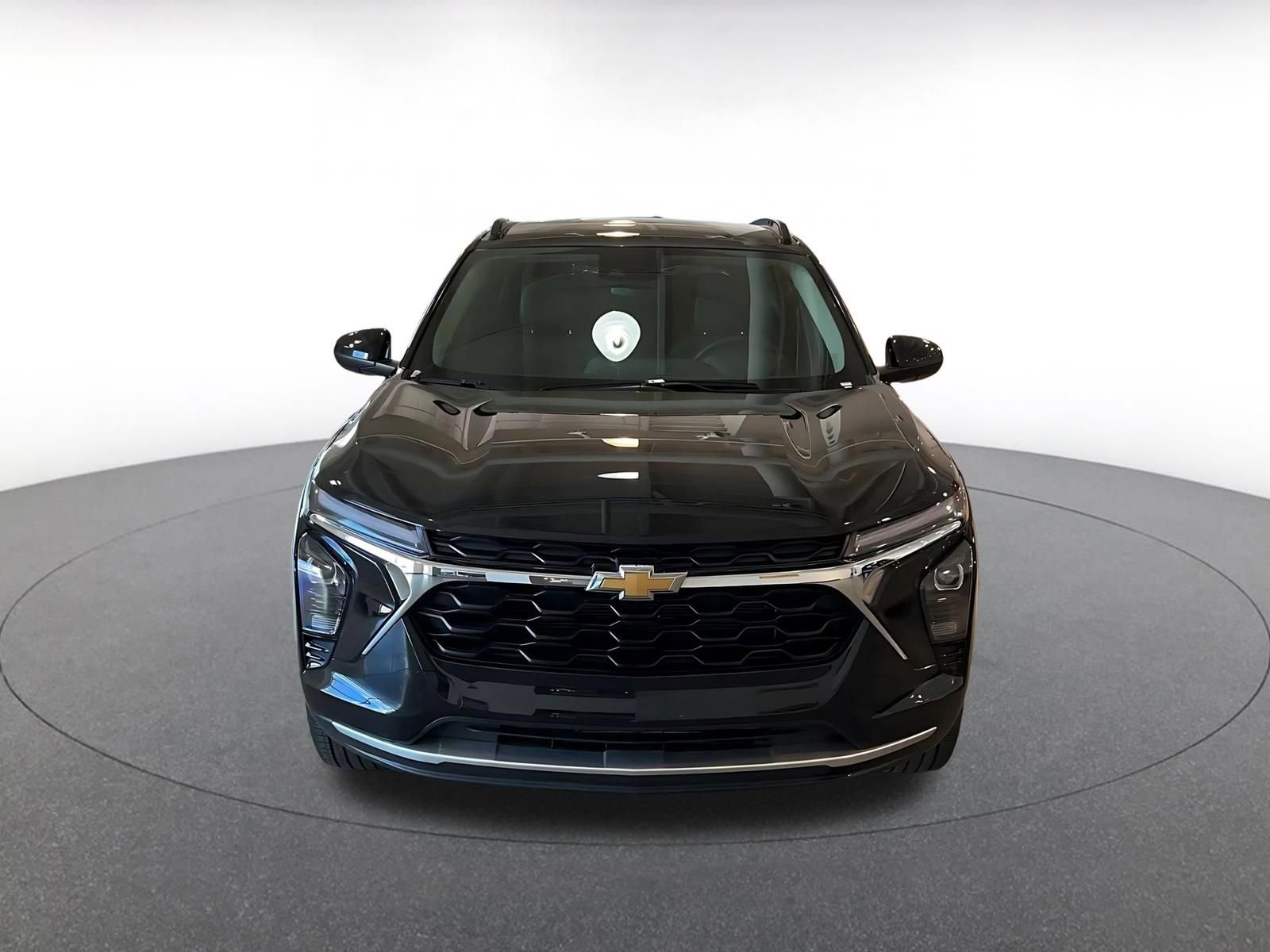 Thumbnail: 2025 Chevrolet Trax - 4