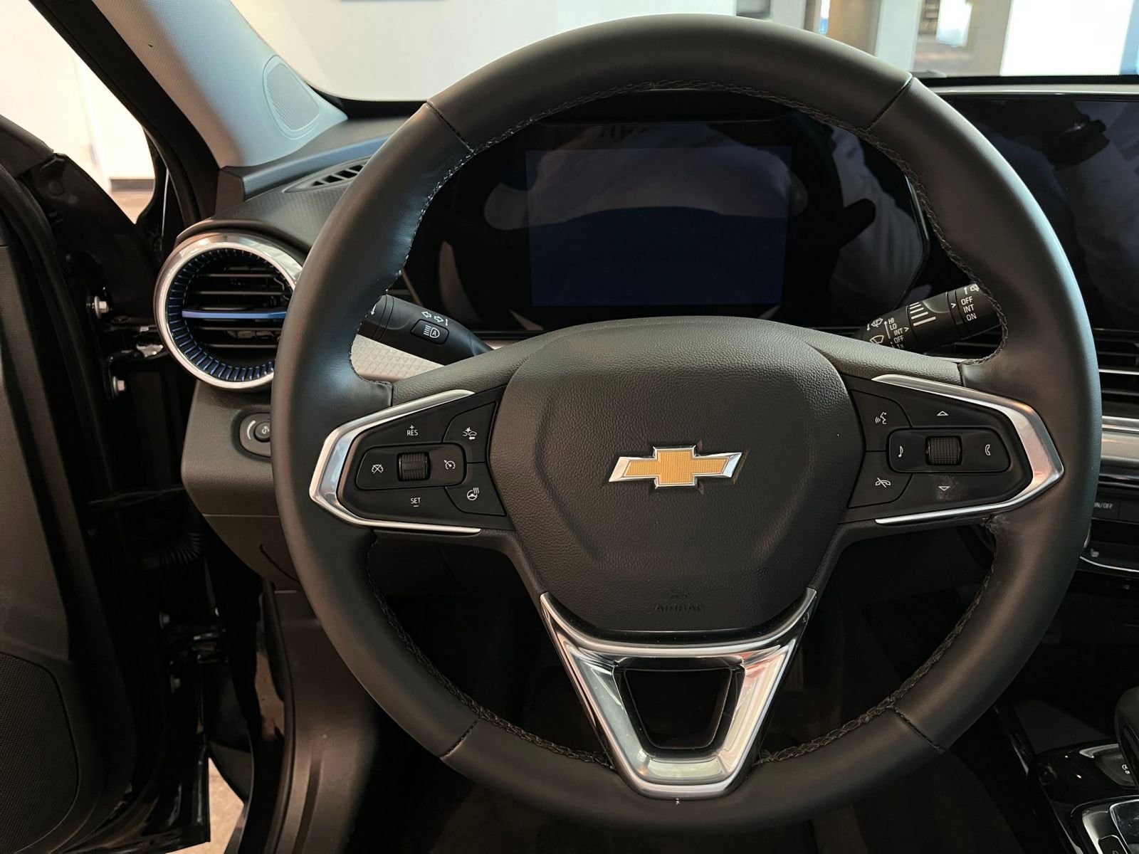 Thumbnail: 2025 Chevrolet Trax - 27