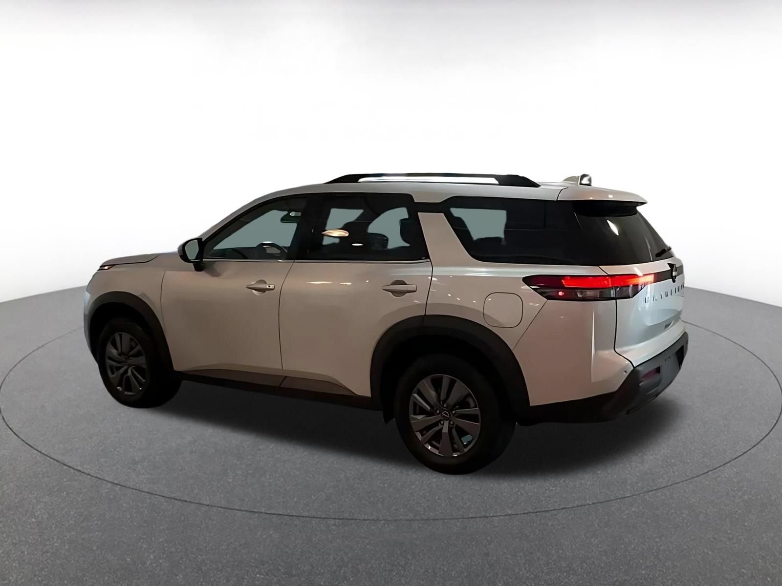 Thumbnail: 2025 Nissan Pathfinder - 10