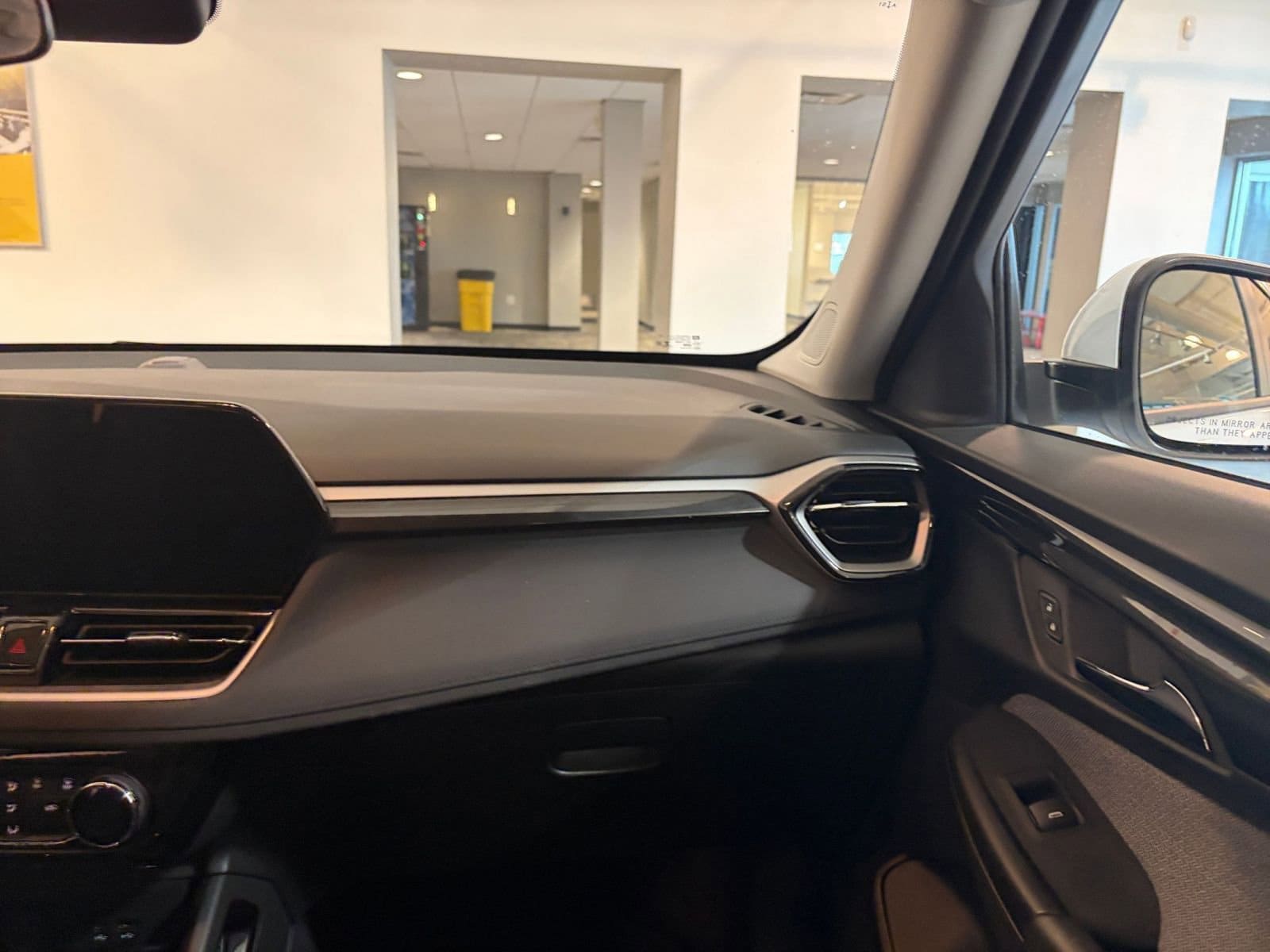 Thumbnail: 2025 Chevrolet TrailBlazer - 33