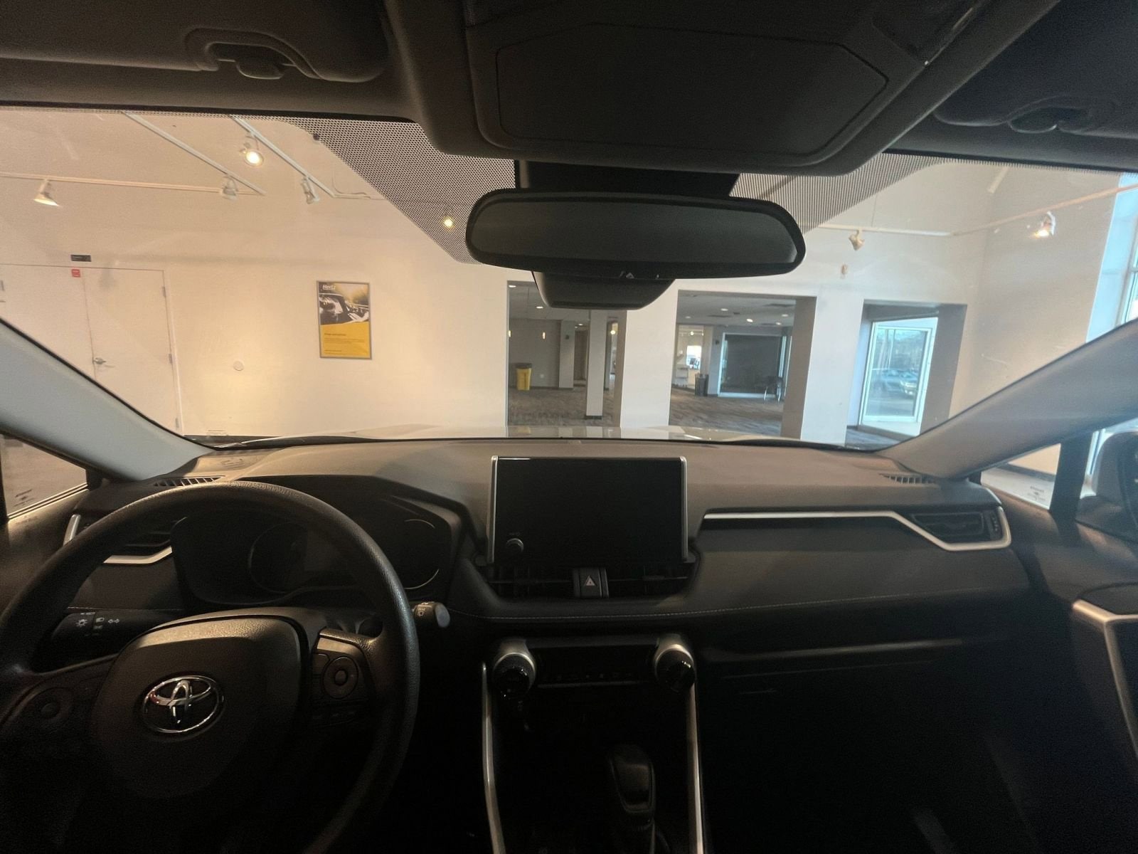 Thumbnail: 2025 Toyota RAV4 - 32